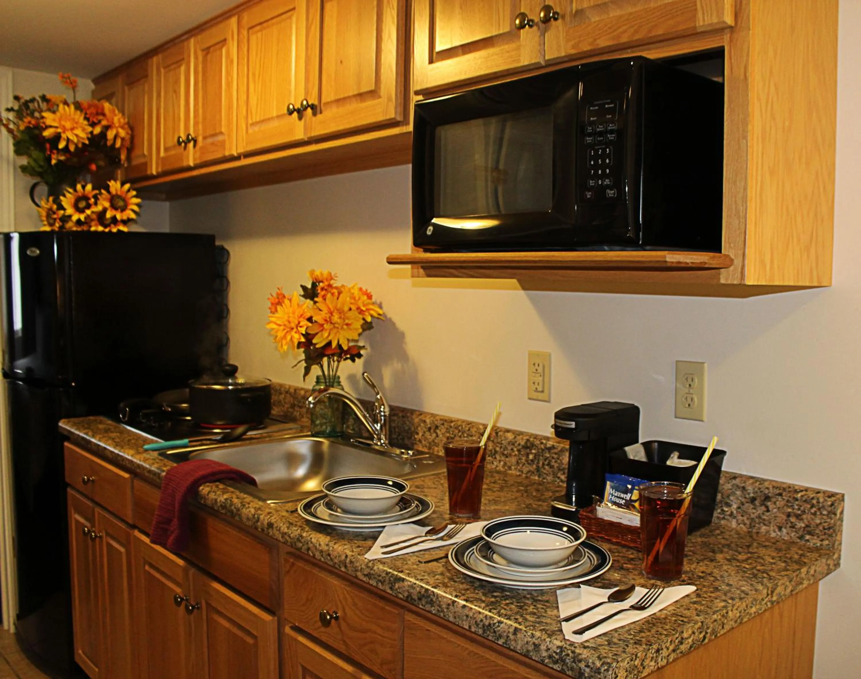 Kitchen or kitchenette in Canyon Motel