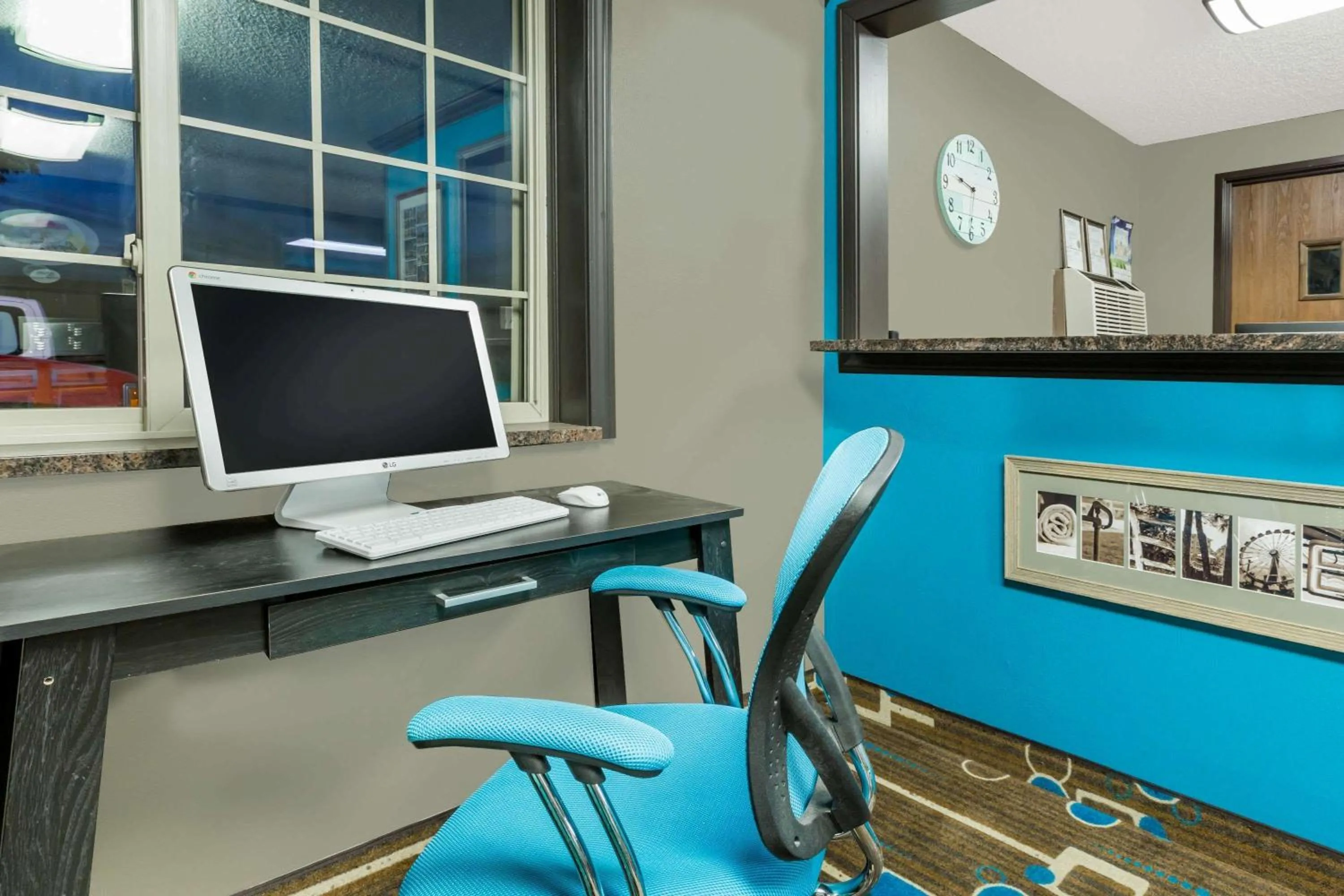 On site, Business Area/Conference Room in Super 8 by Wyndham Spencer