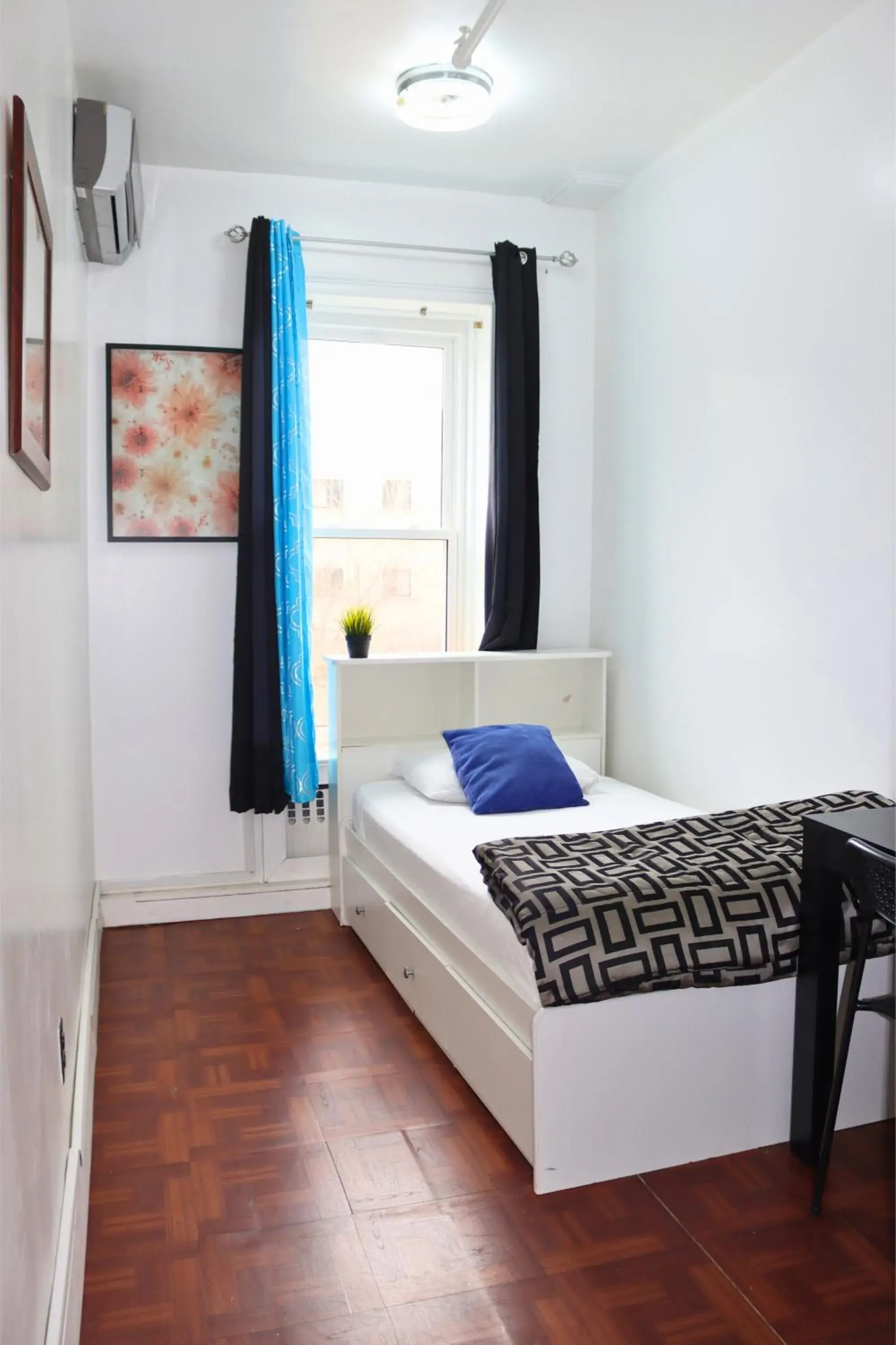 Single Room with Garden View - single occupancy in KLO Guest House Single Room with Garden View - single occupancy in KLO Guest House