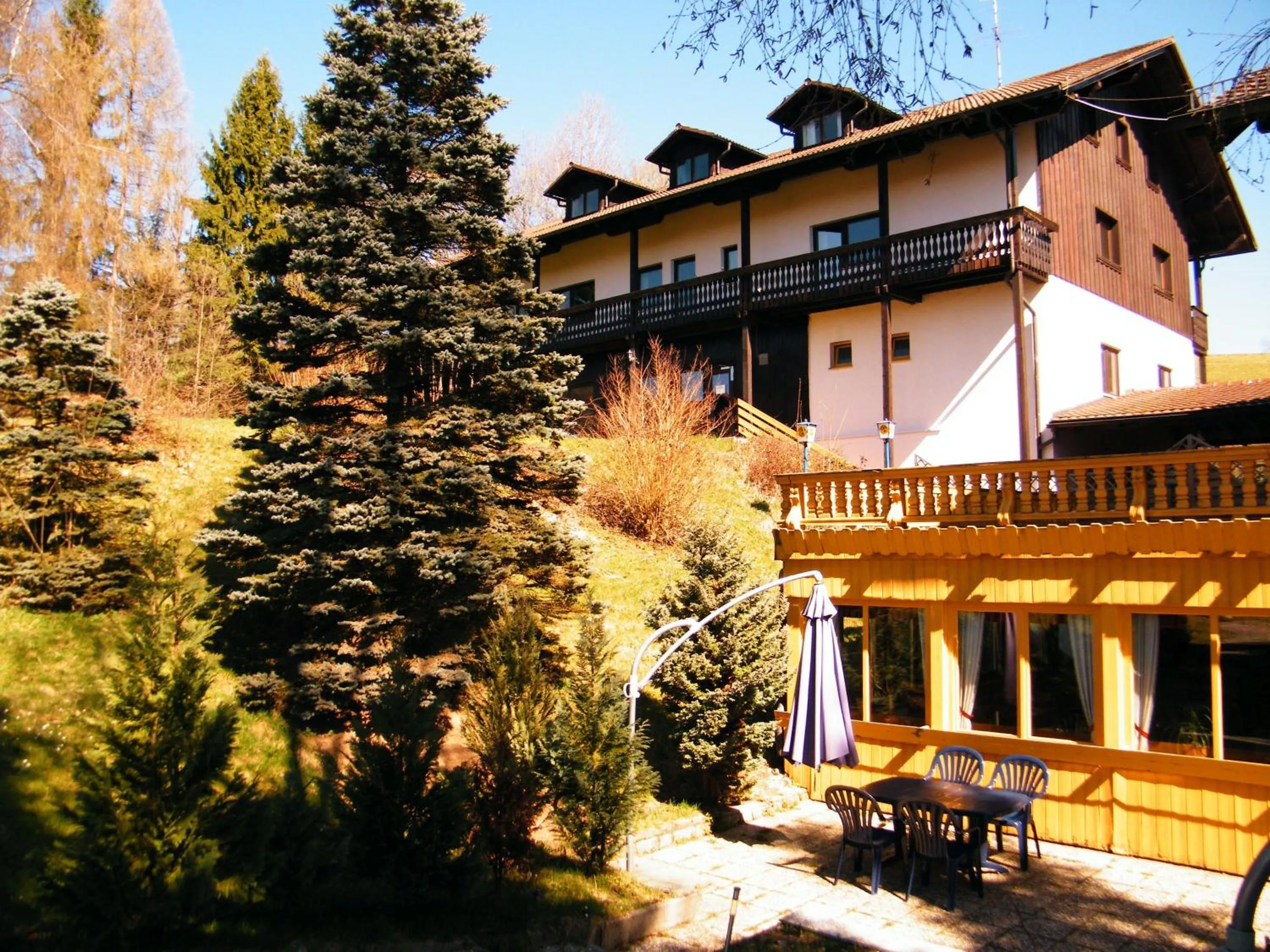 Property building in Ferien vom Ich, Bayerischer Wald, Hotel & Restaurant