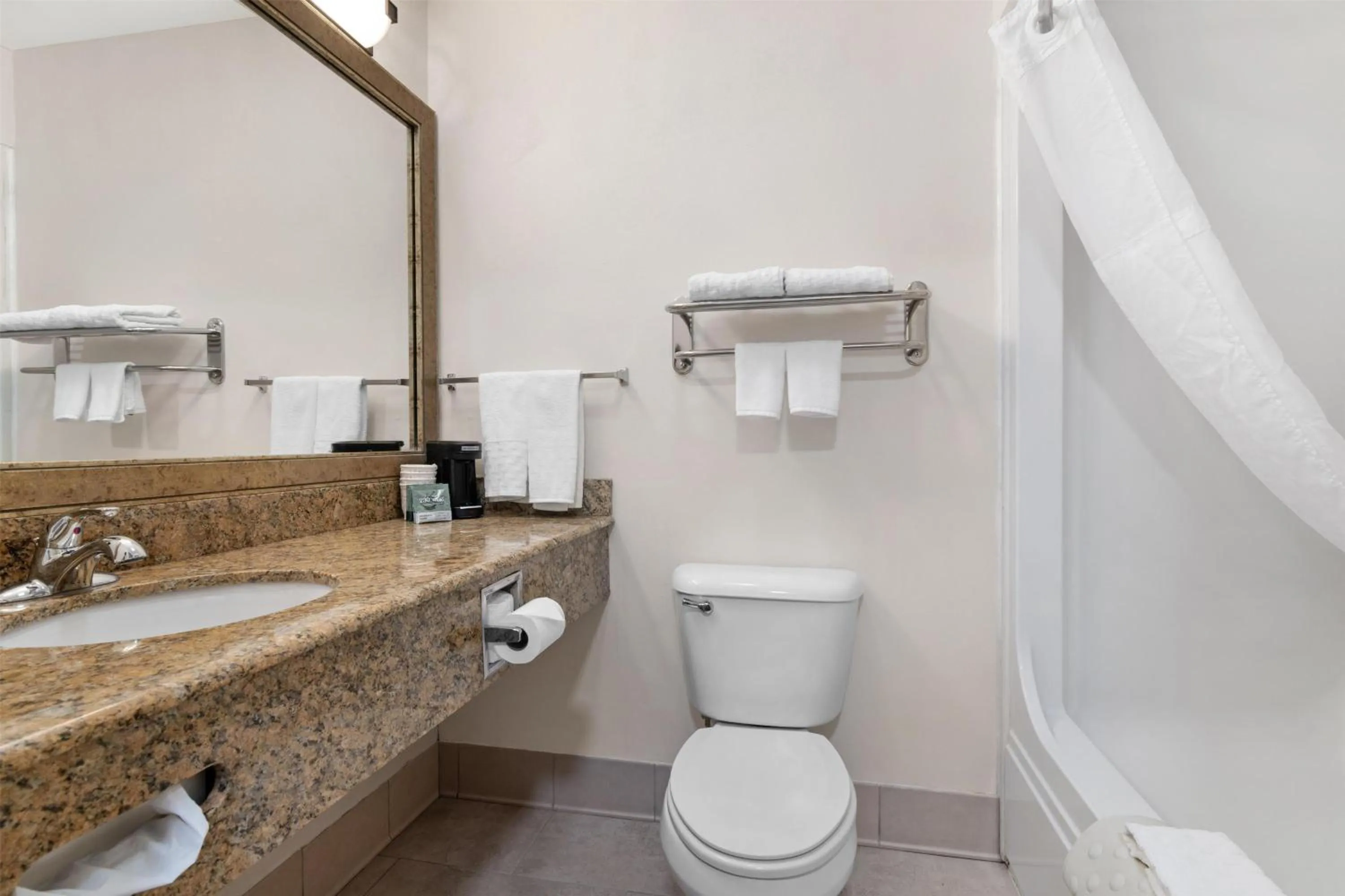 Bathroom in Best Western Brookfield