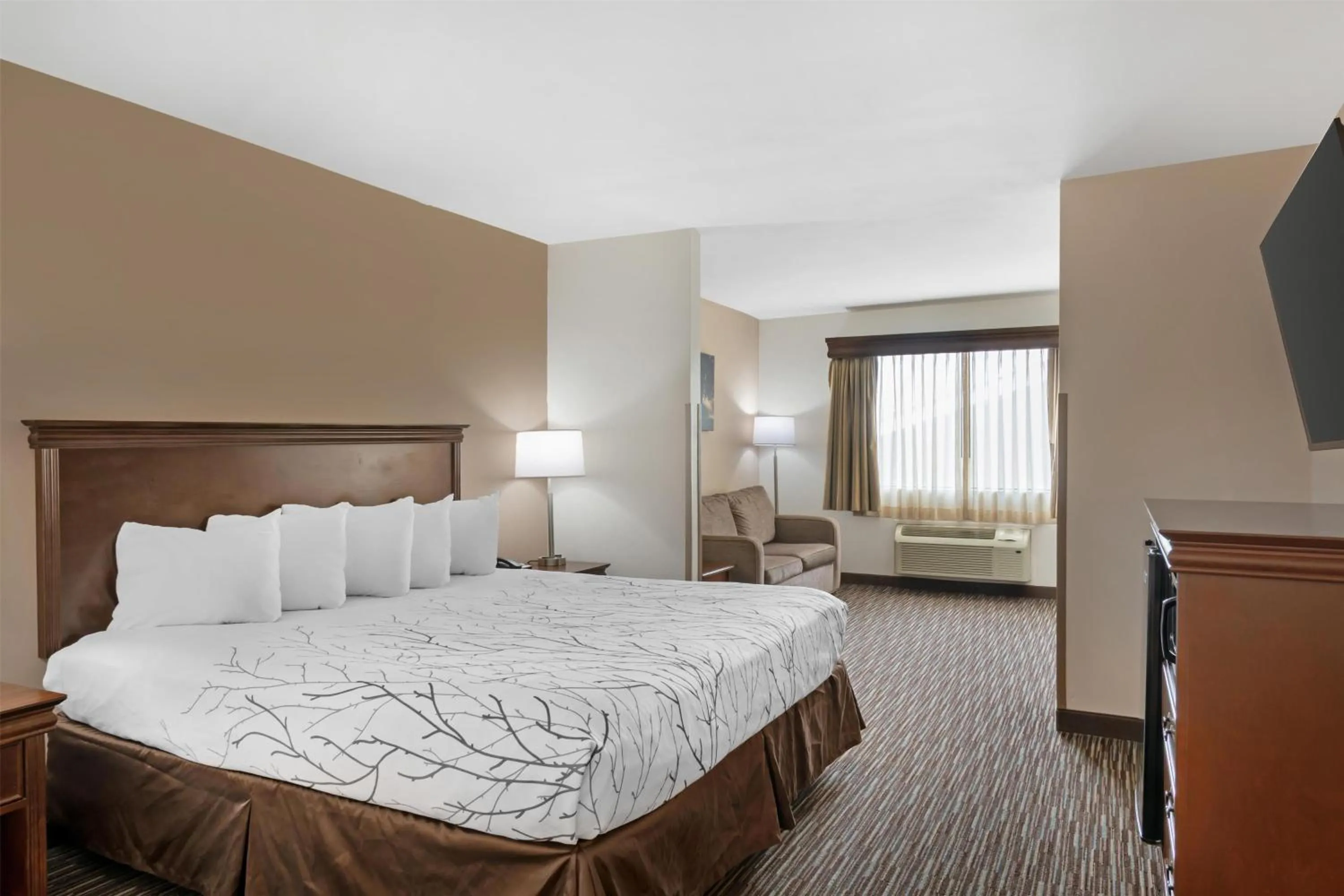 Photo of the whole room, Bed in Best Western Brookfield