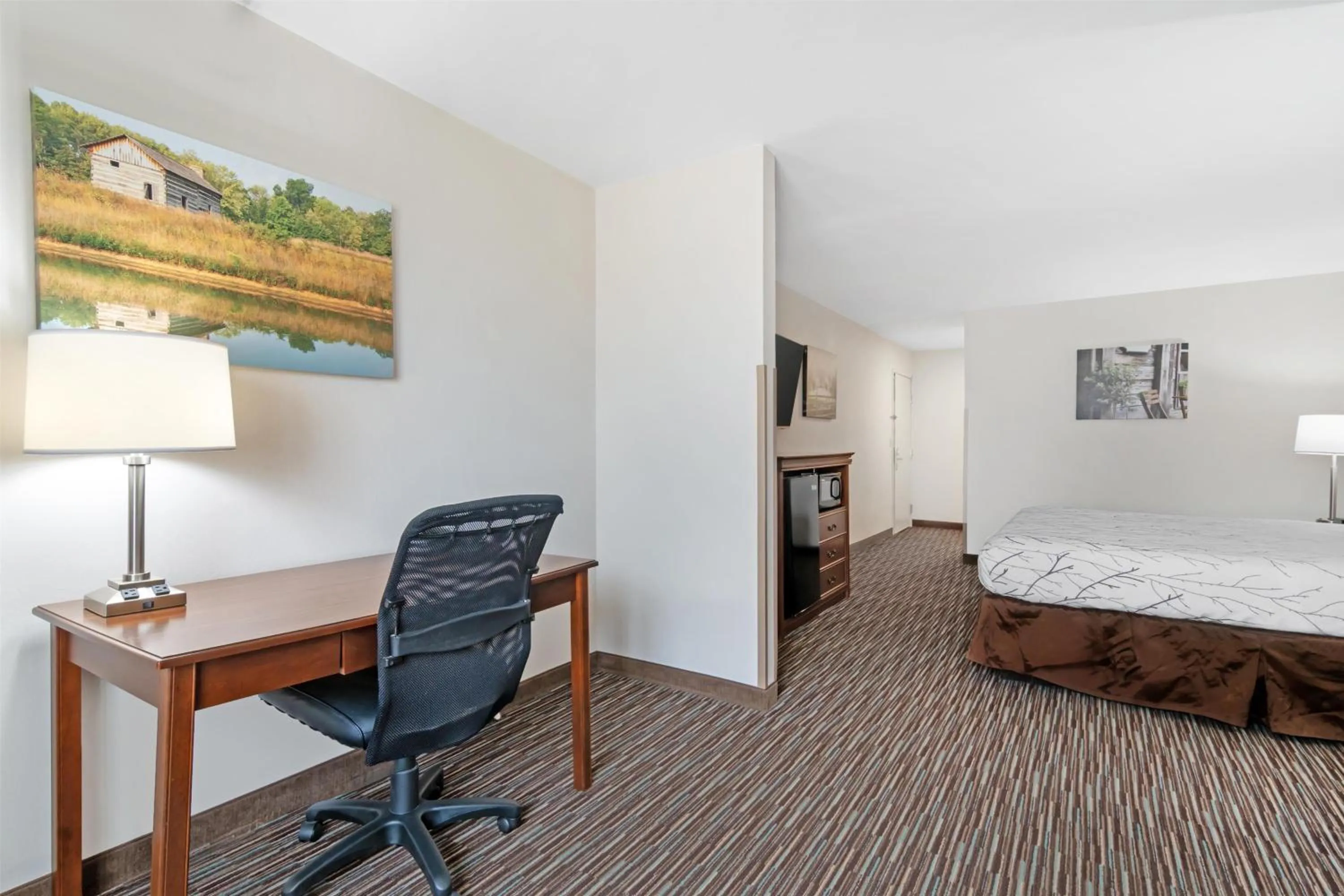 Photo of the whole room, Bed in Best Western Brookfield