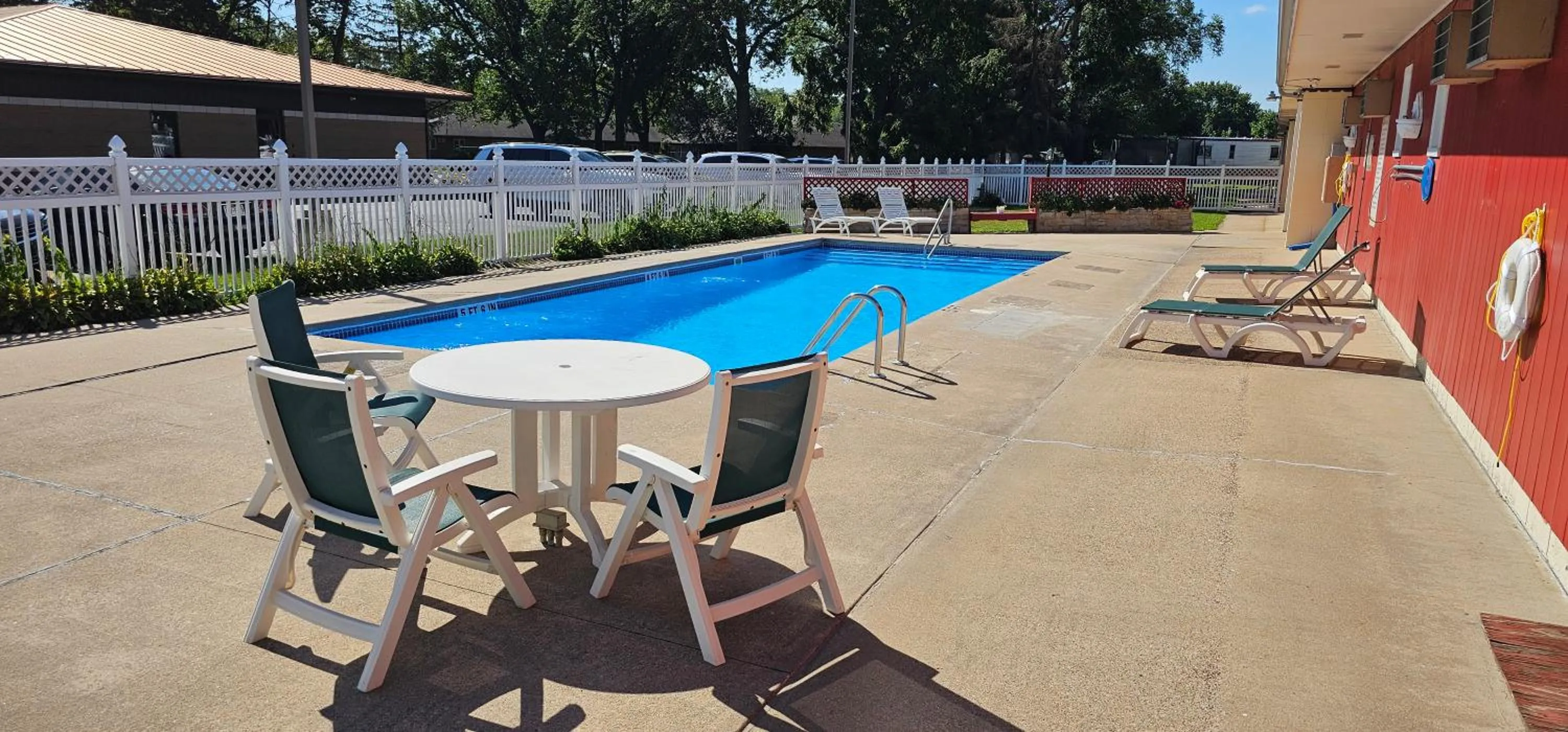 Pool view in Best Nights Inn - Sparta