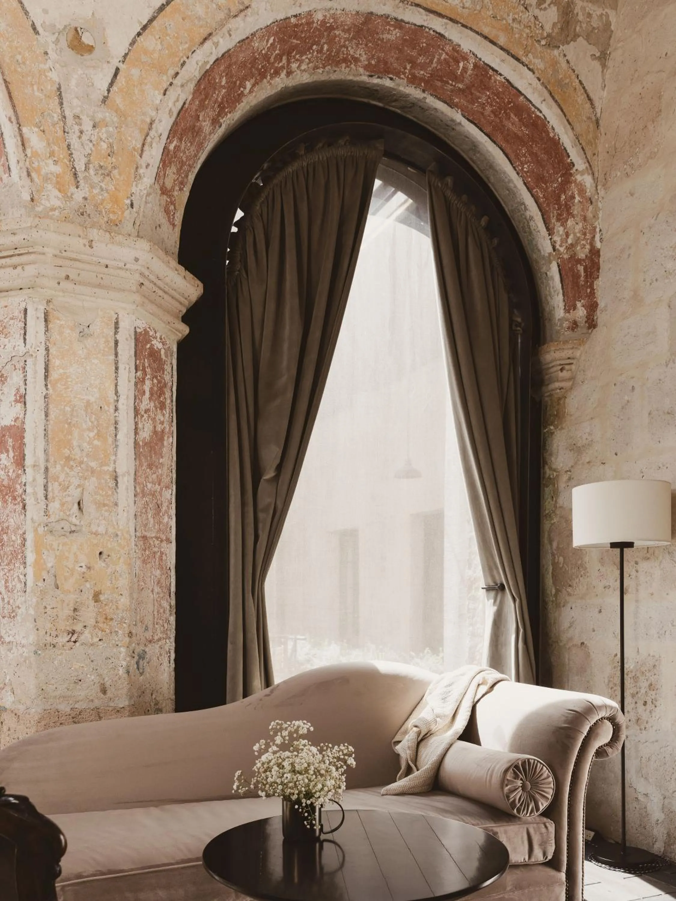 Photo of the whole room in CIRQA - Relais & Châteaux