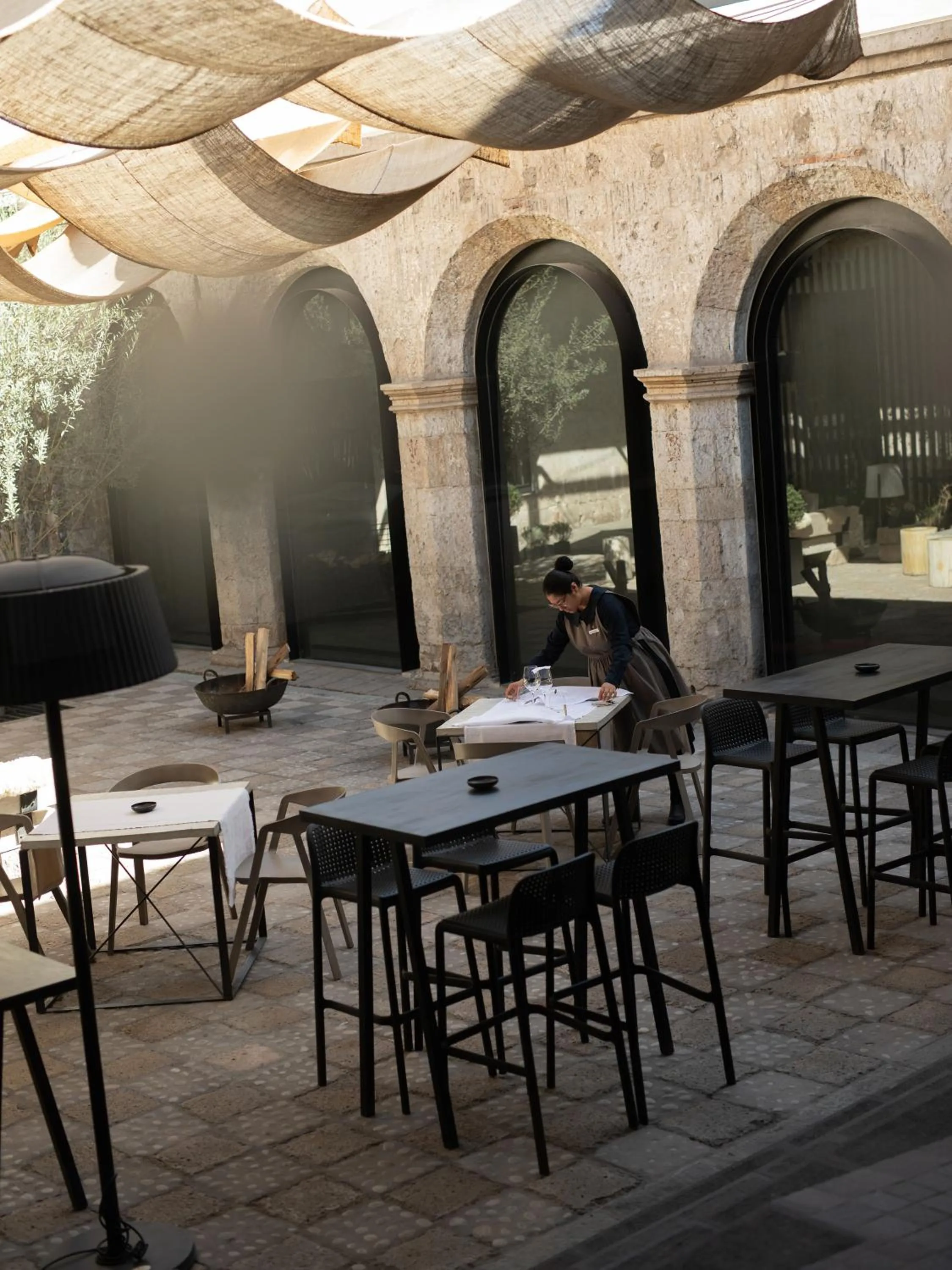 Patio in CIRQA - Relais & Châteaux