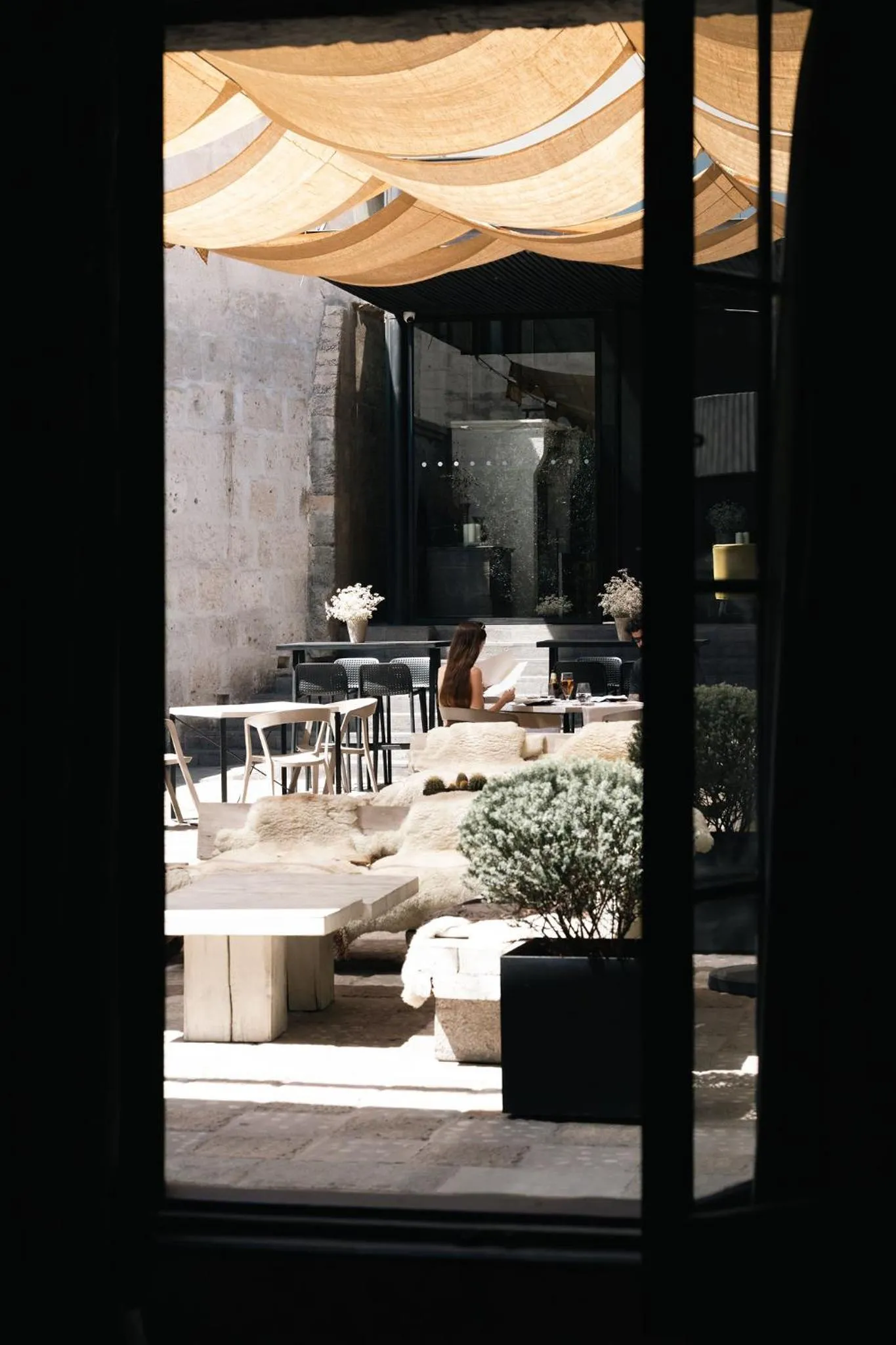 Patio in CIRQA - Relais & Châteaux