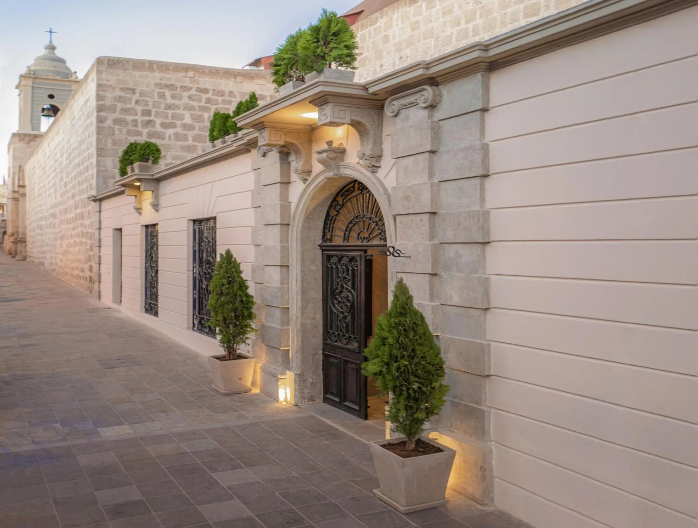 Facade/entrance in CIRQA - Relais & Châteaux