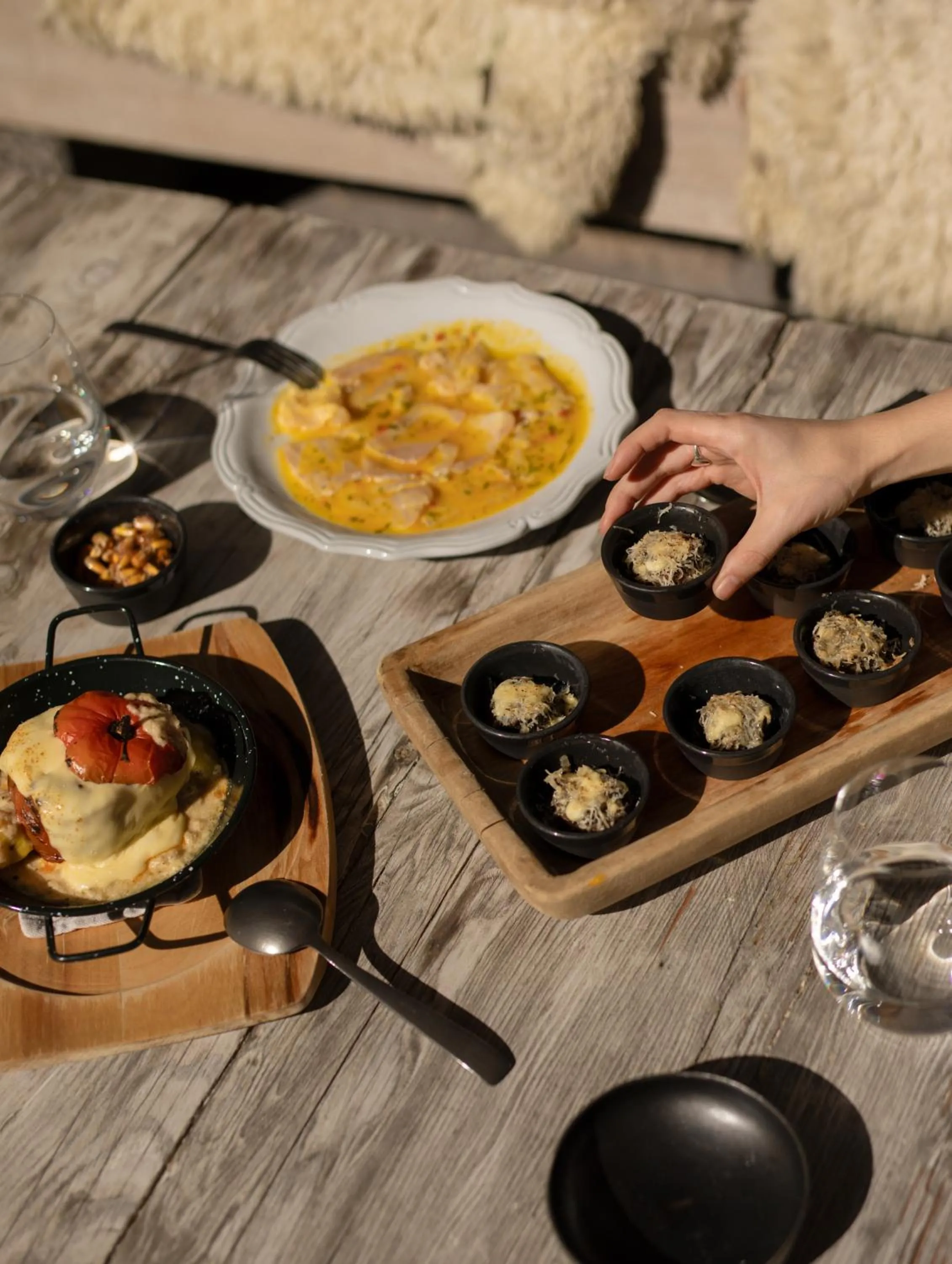 Food and drinks in CIRQA - Relais & Châteaux