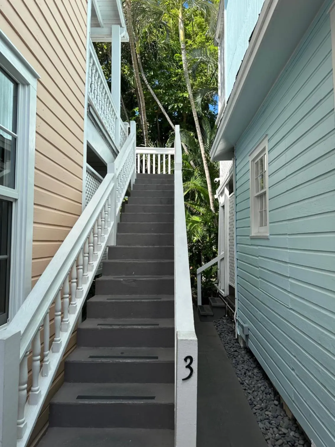 Facade/entrance in Douglas House