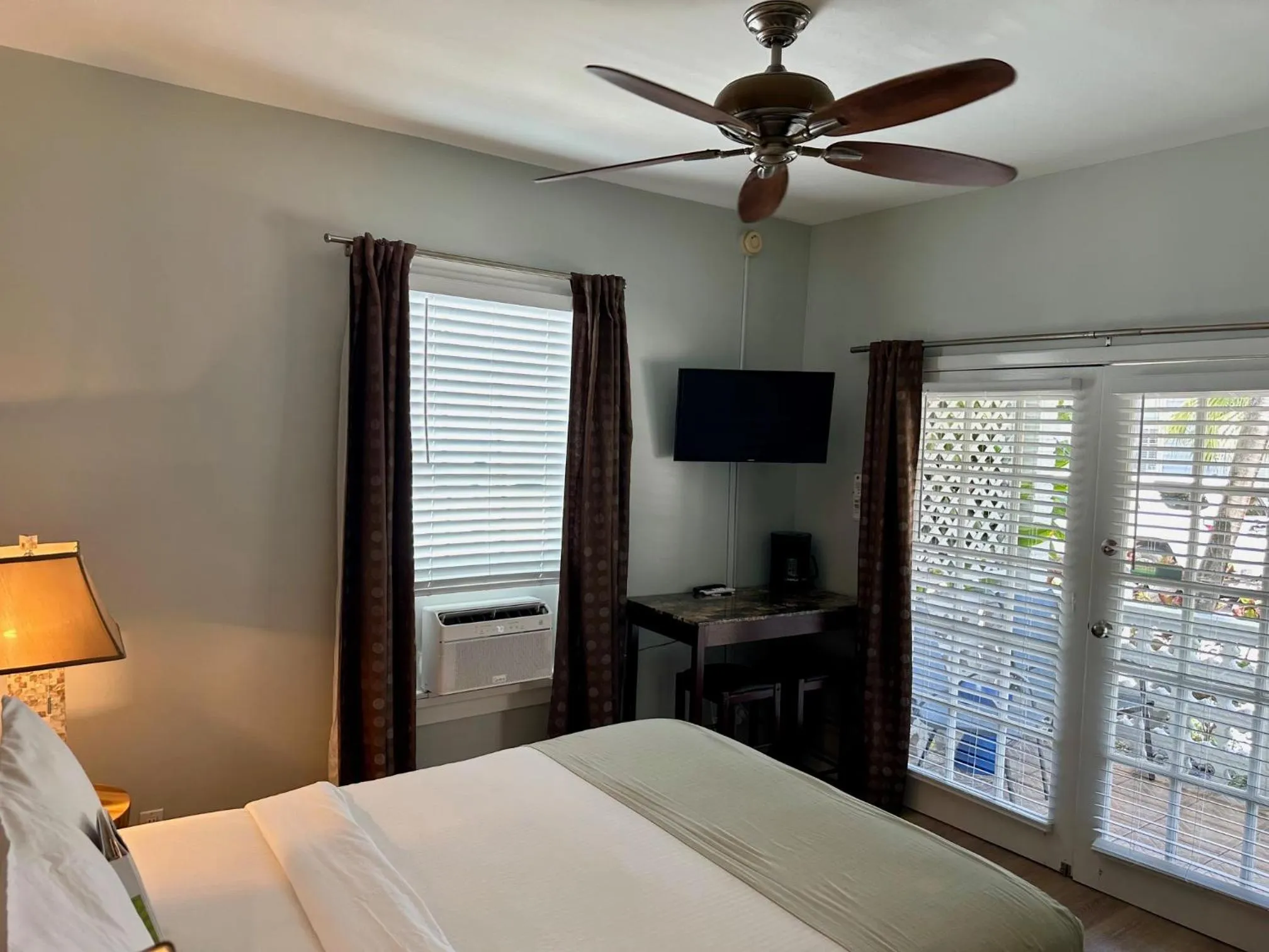 Patio, Bed in Douglas House