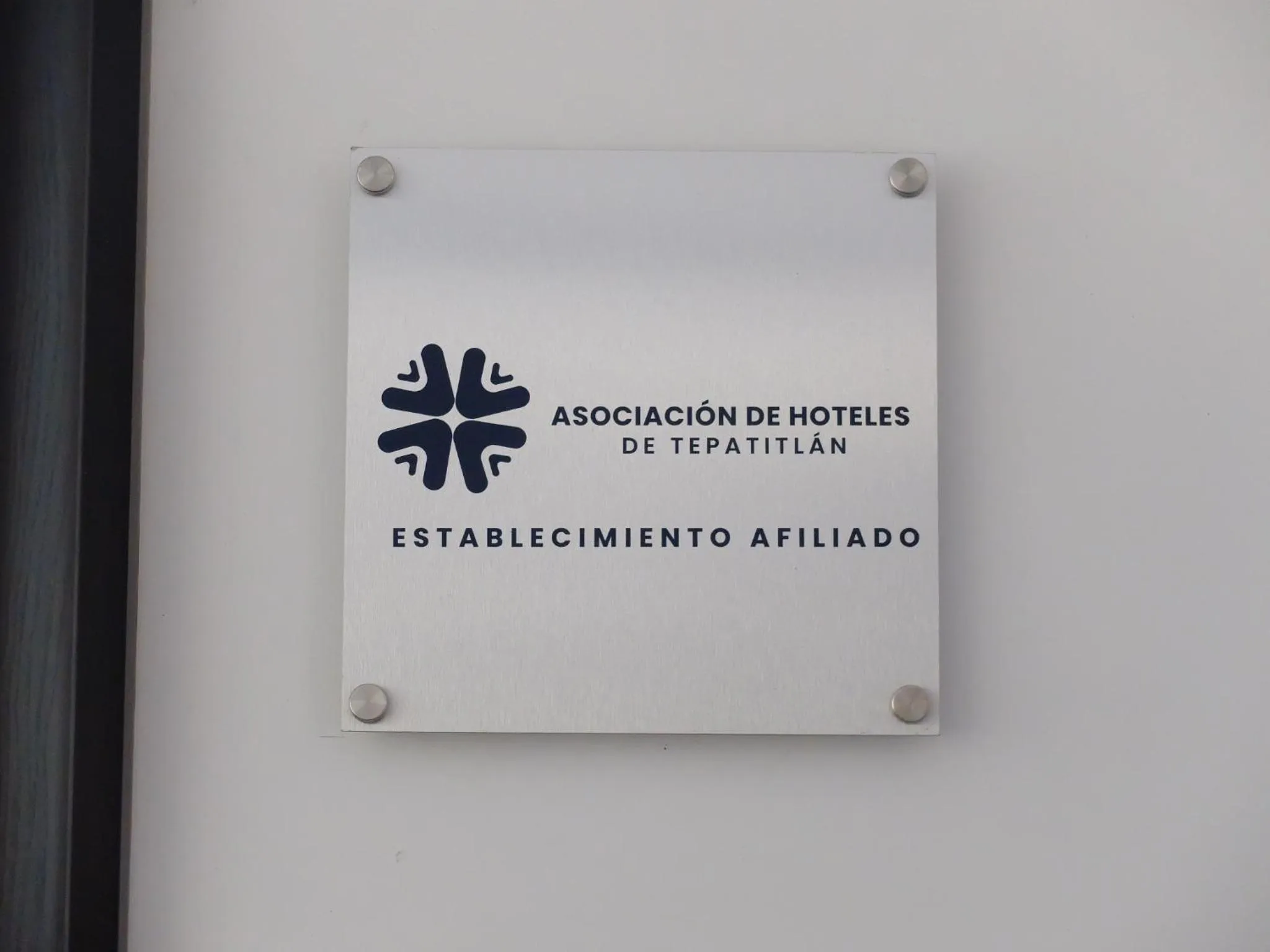 Logo/Certificate/Sign in Hotel Estancia Real