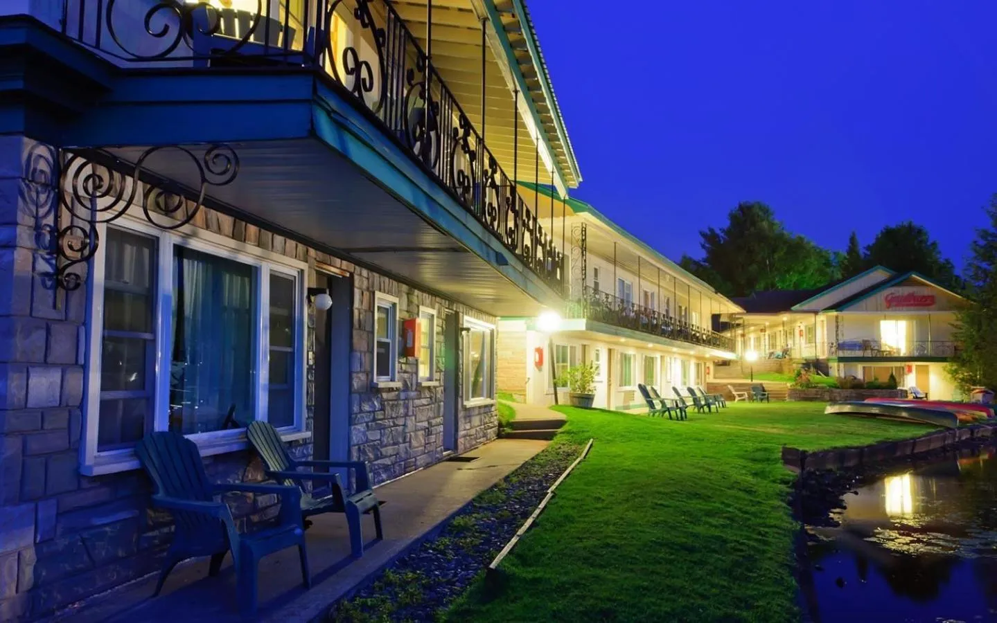 Facade/entrance in Gauthier's Saranac Lake Inn