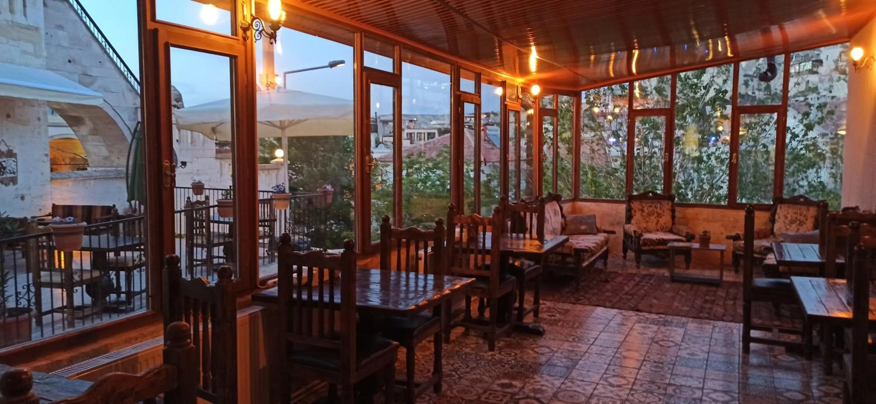 Restaurant/places to eat in Adelya Cave Hotel