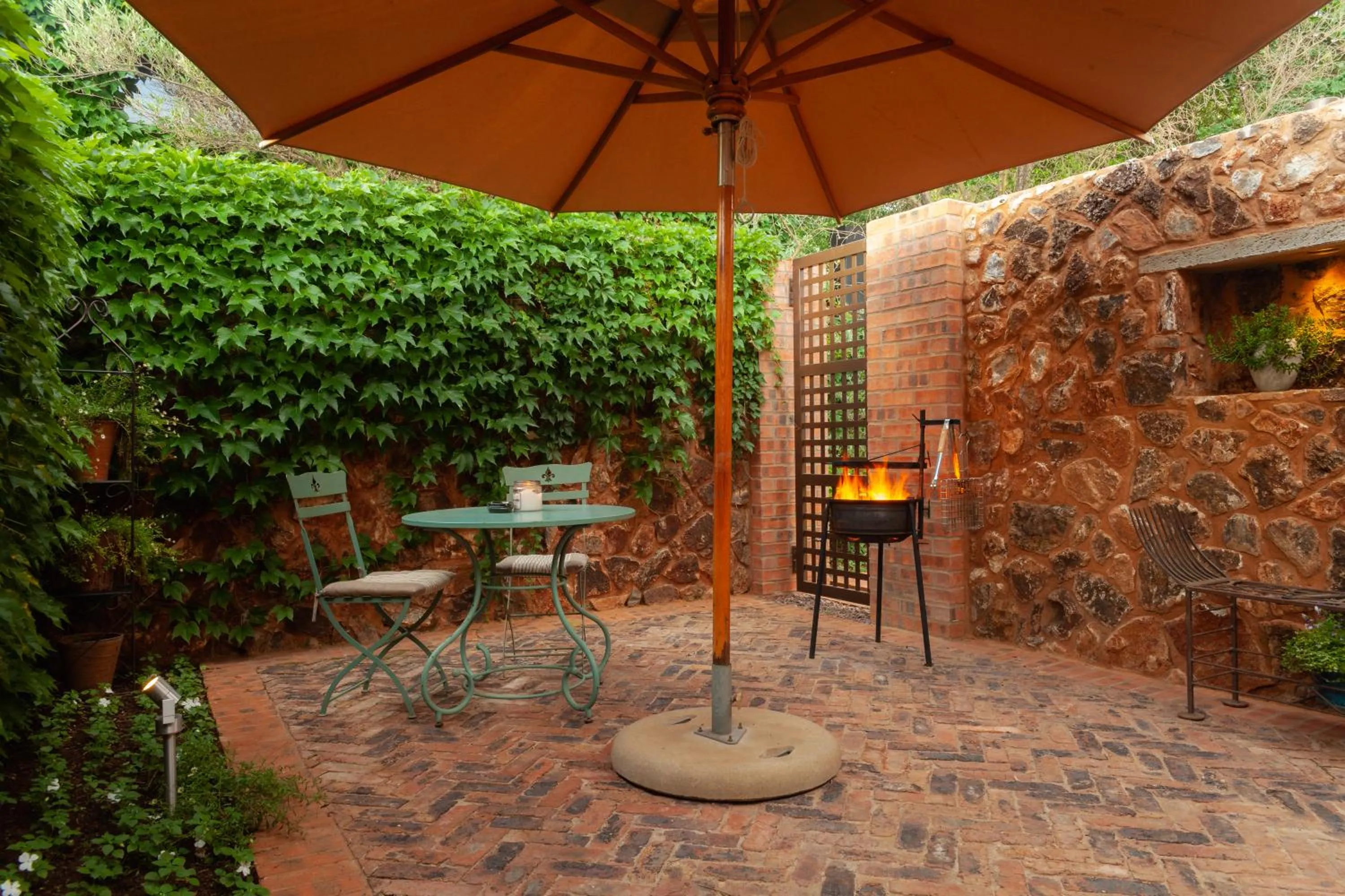 Inner courtyard view in Twin Rivers Bed and Breakfast