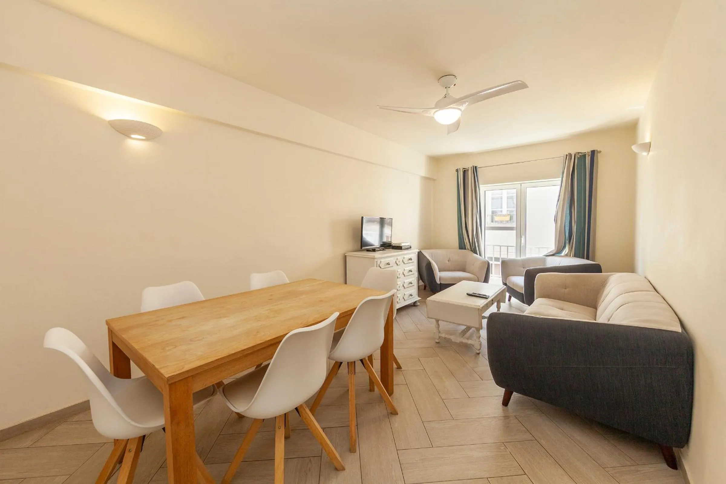 TV and multimedia in Lagos Center Apartment