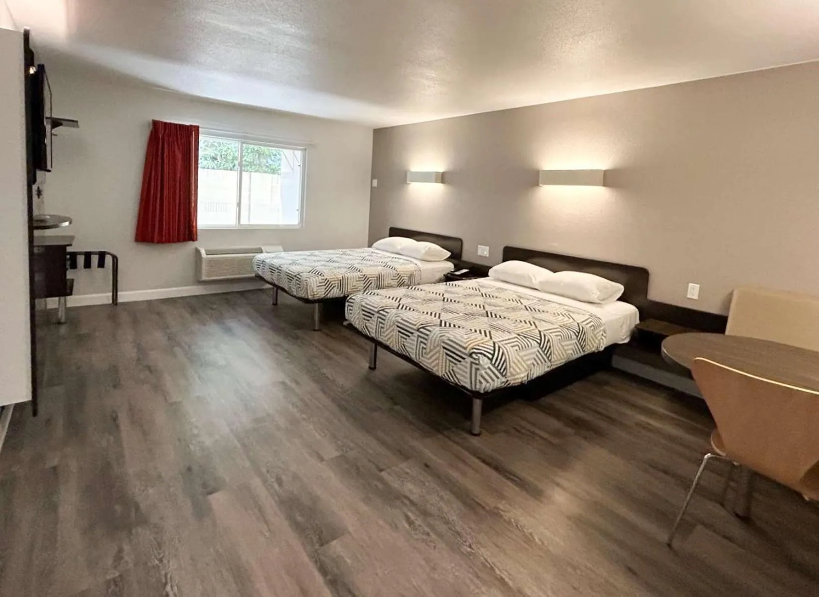 Bedroom, Bed in Motel 6-Anaheim, CA