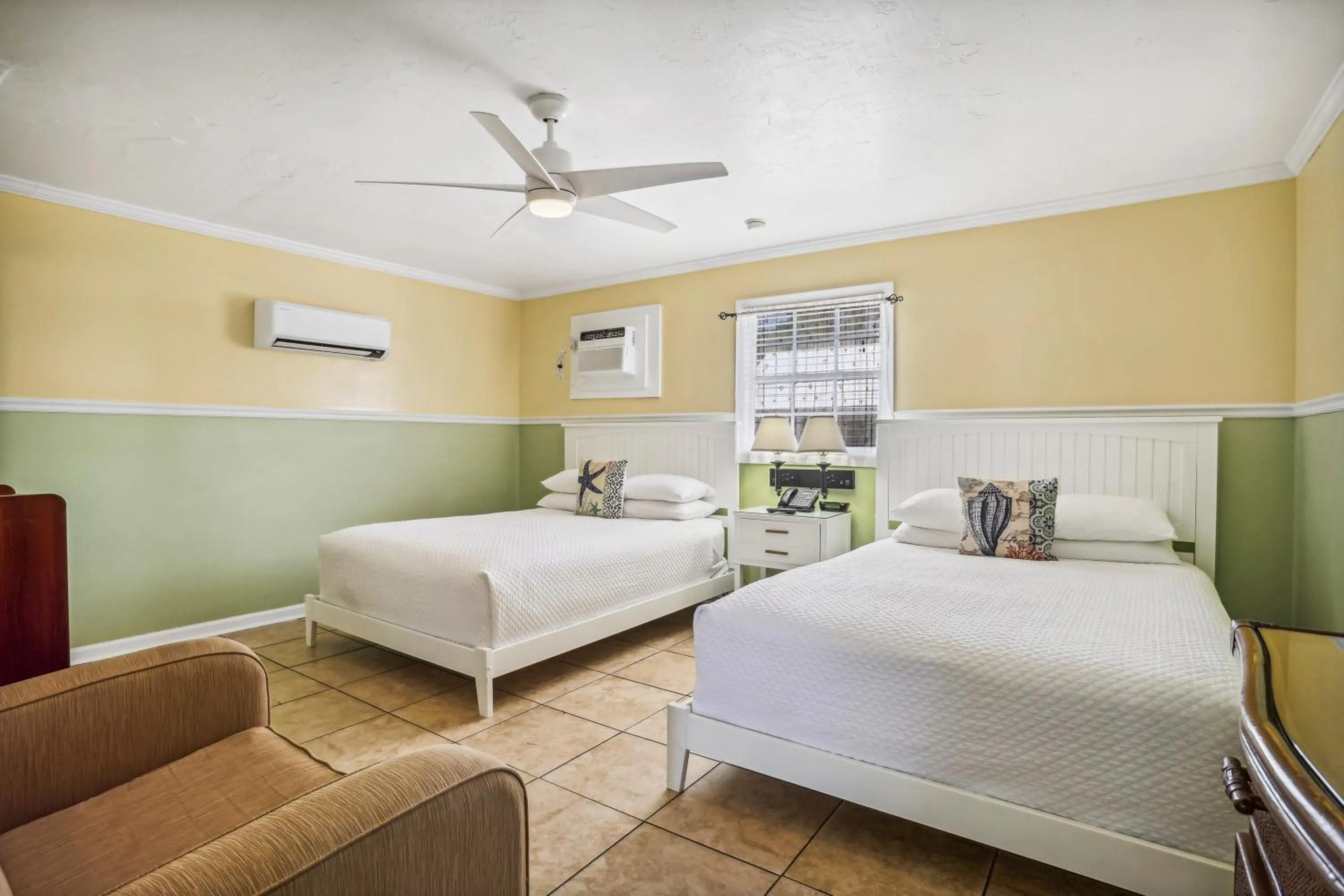 Bedroom, Bed in The Palms Hotel