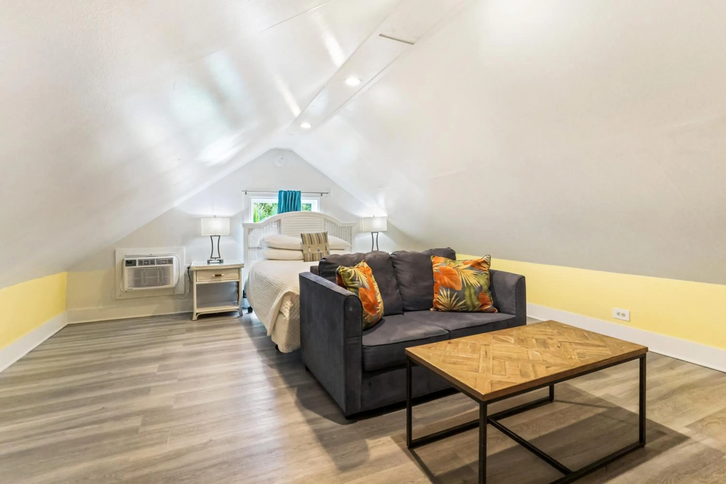 Bedroom, Bed in The Palms Hotel