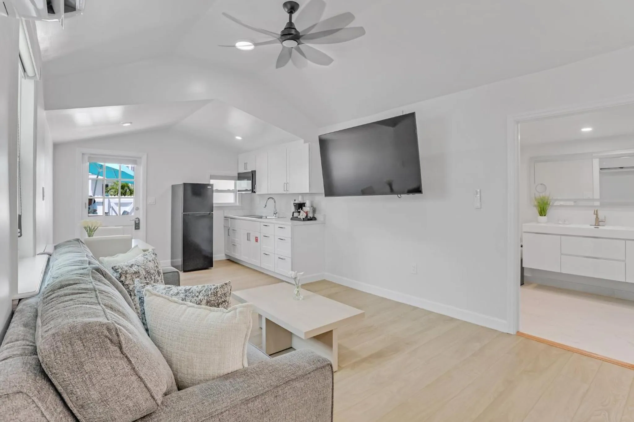 TV and multimedia in The Palms Hotel