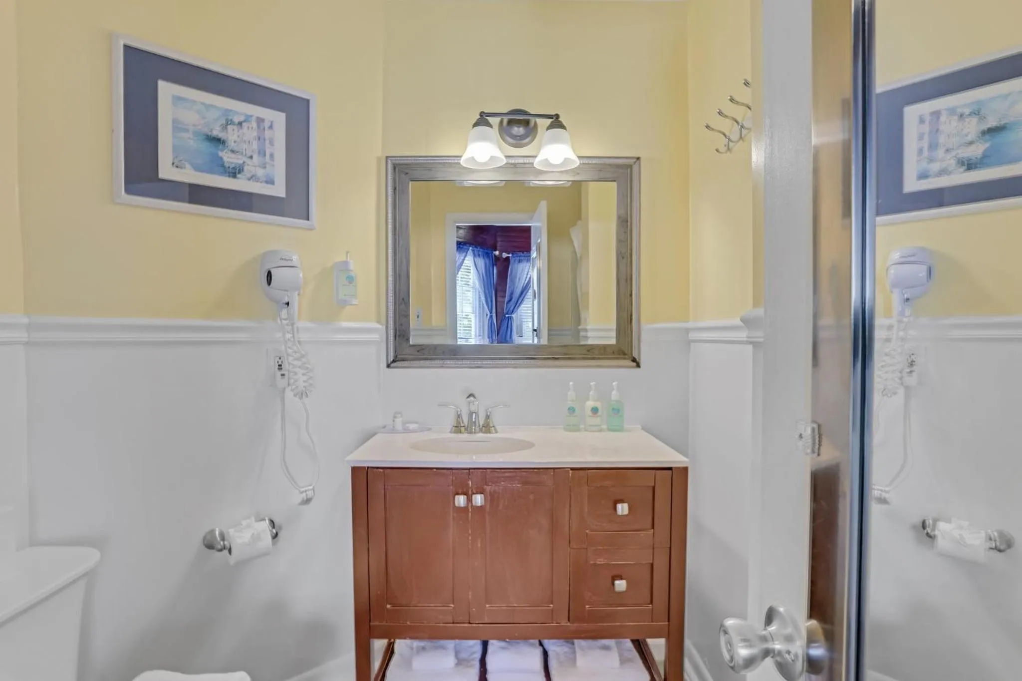 Bathroom in The Palms Hotel