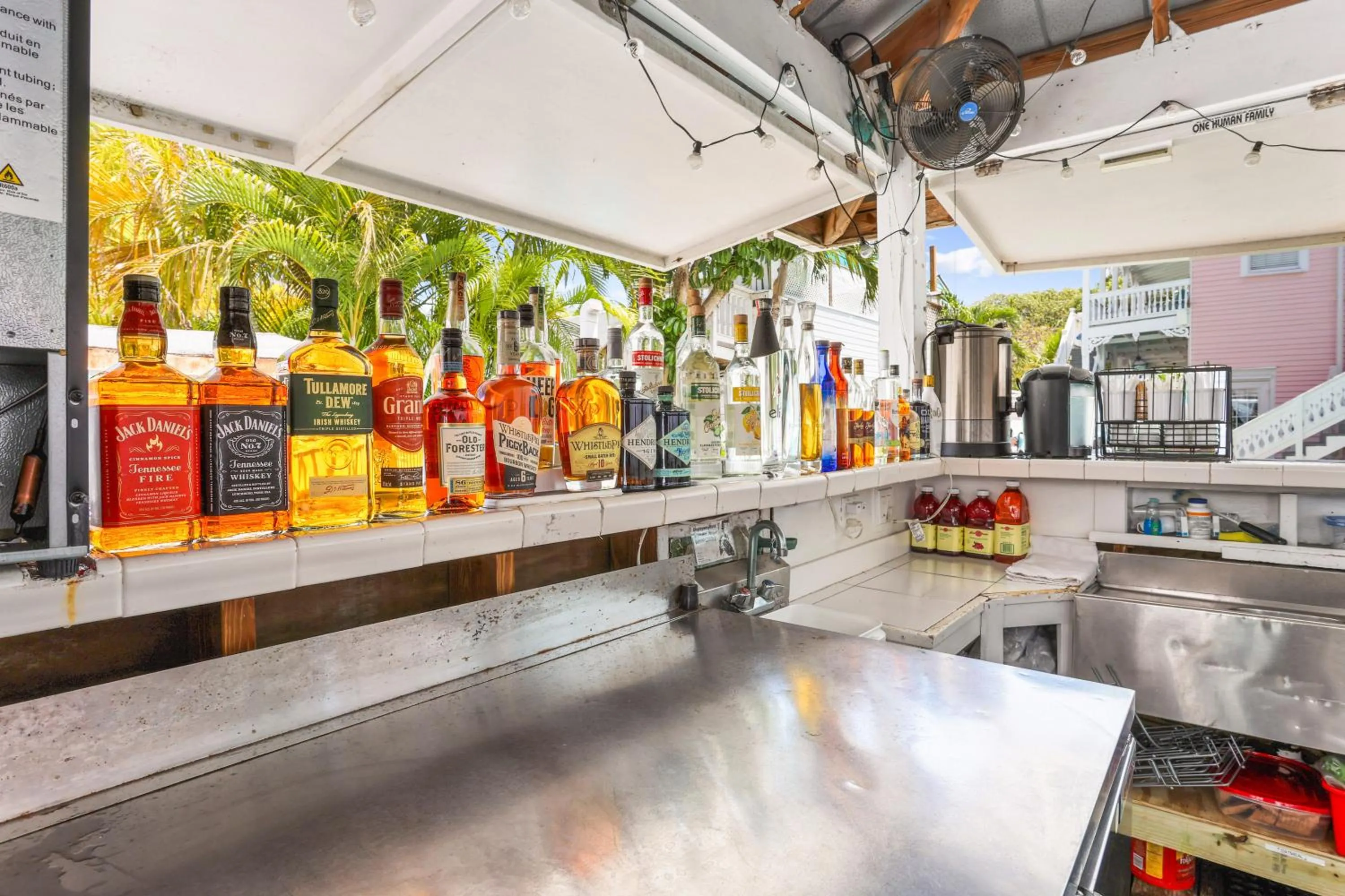 Lounge or bar in The Palms Hotel