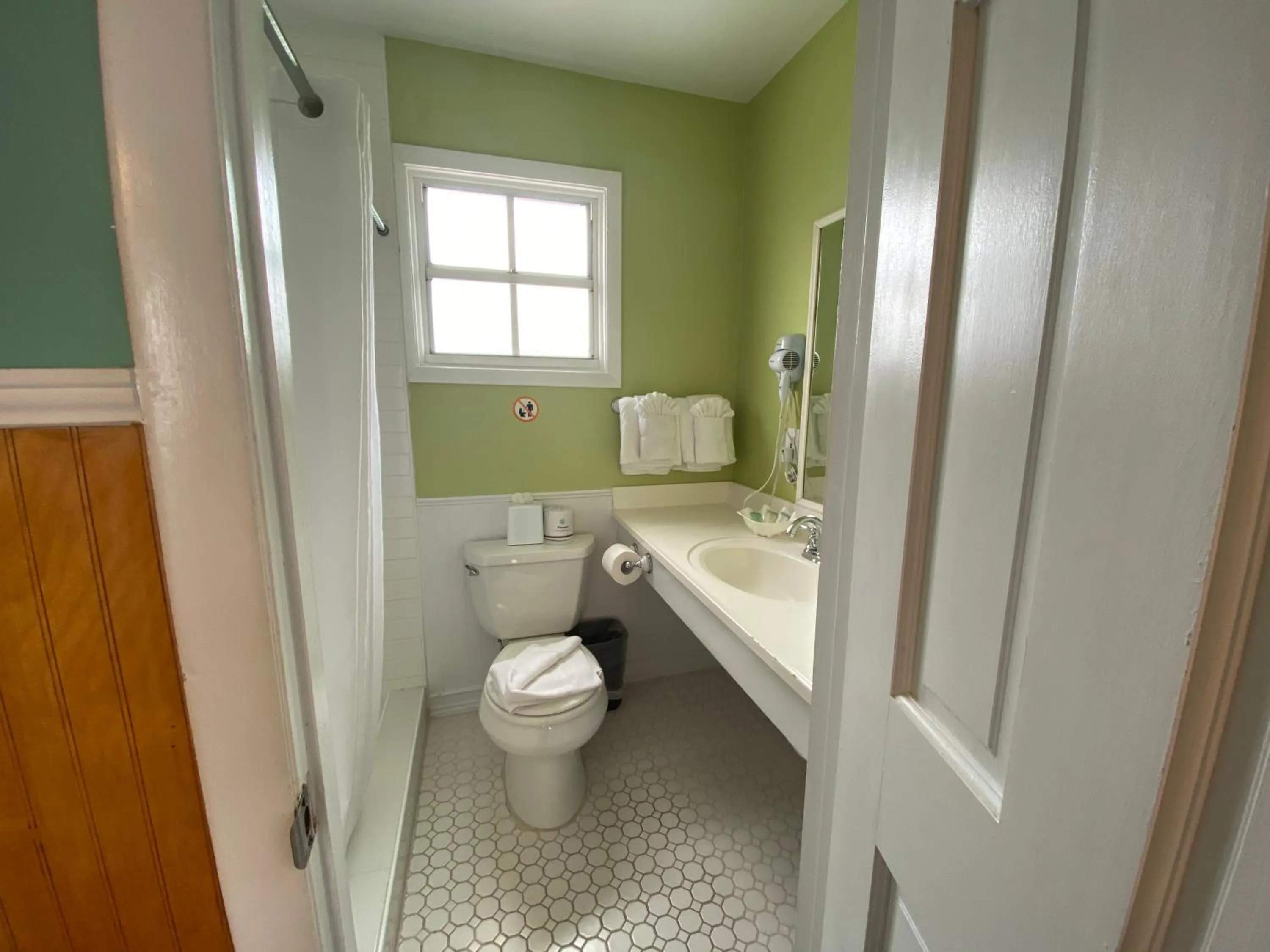 Bathroom in The Palms Hotel