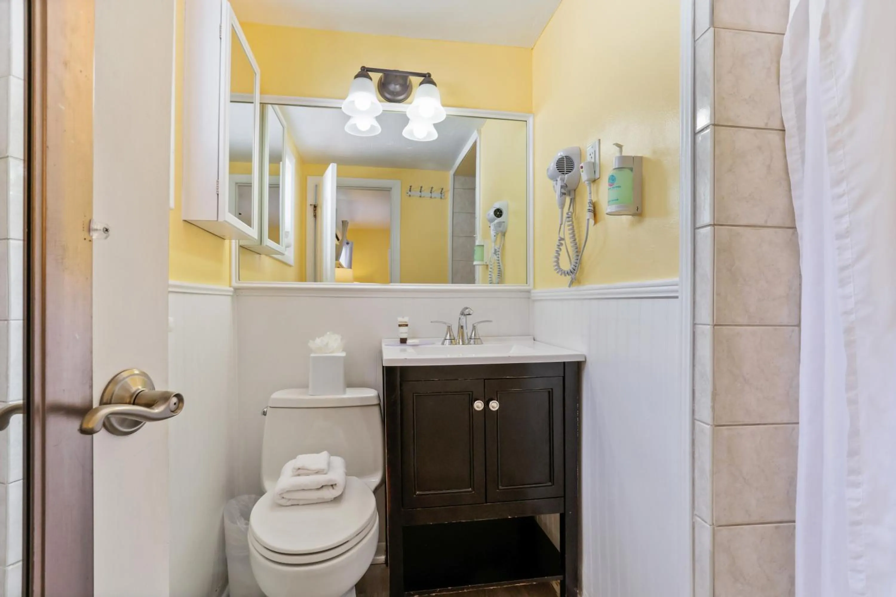 Bathroom in The Palms Hotel