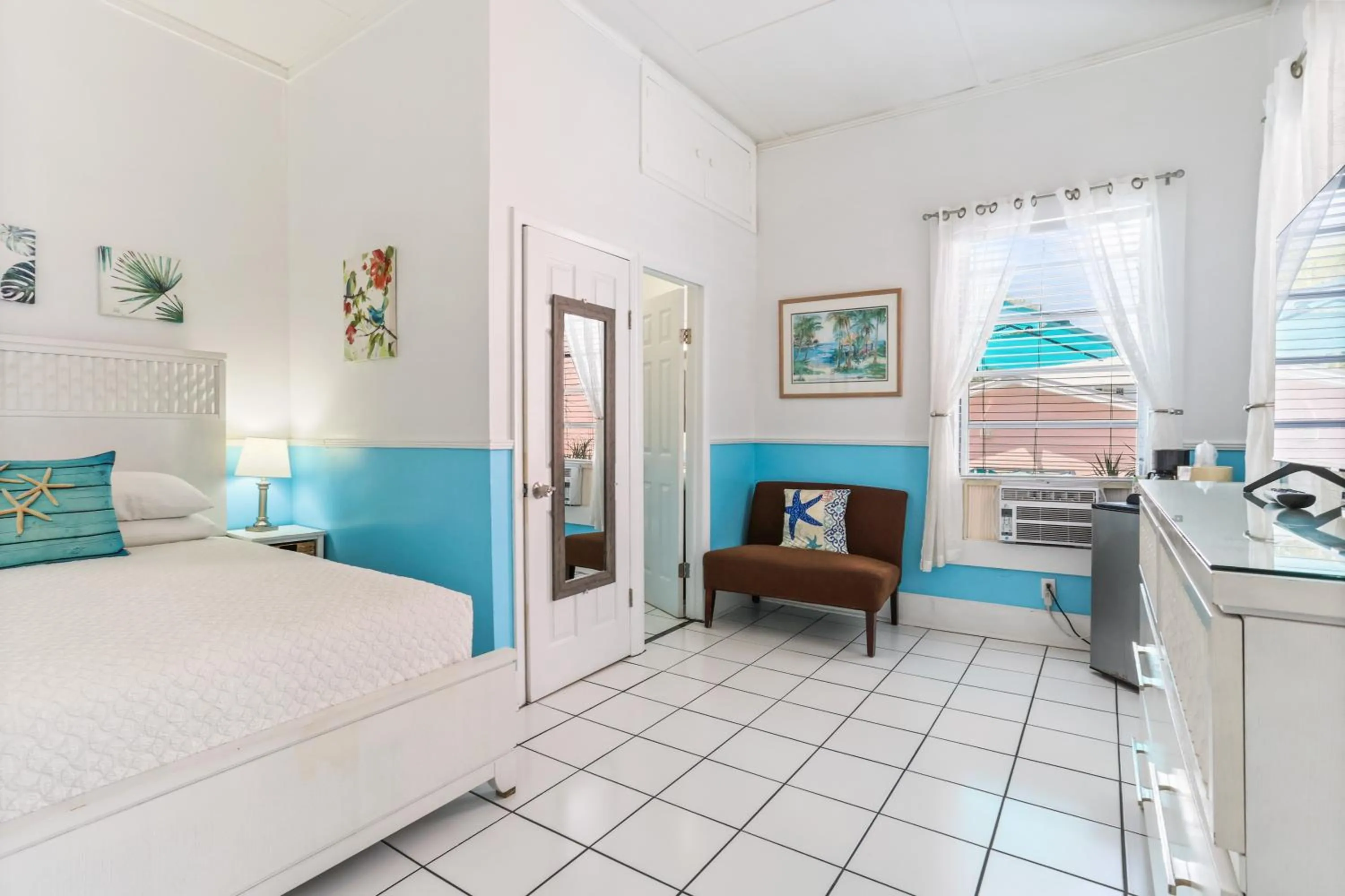 Bed in The Palms Hotel