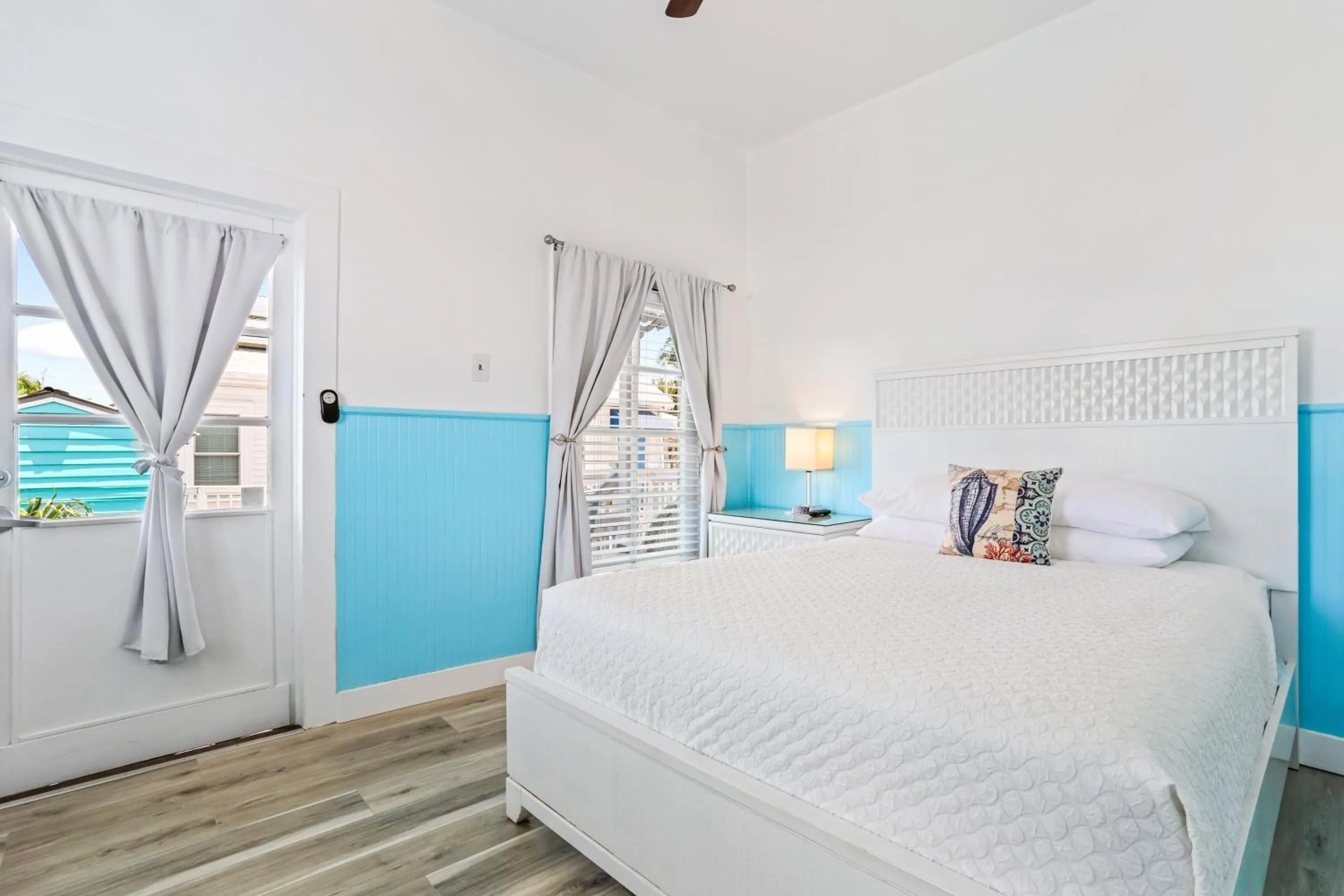 Bedroom, Bed in The Palms Hotel