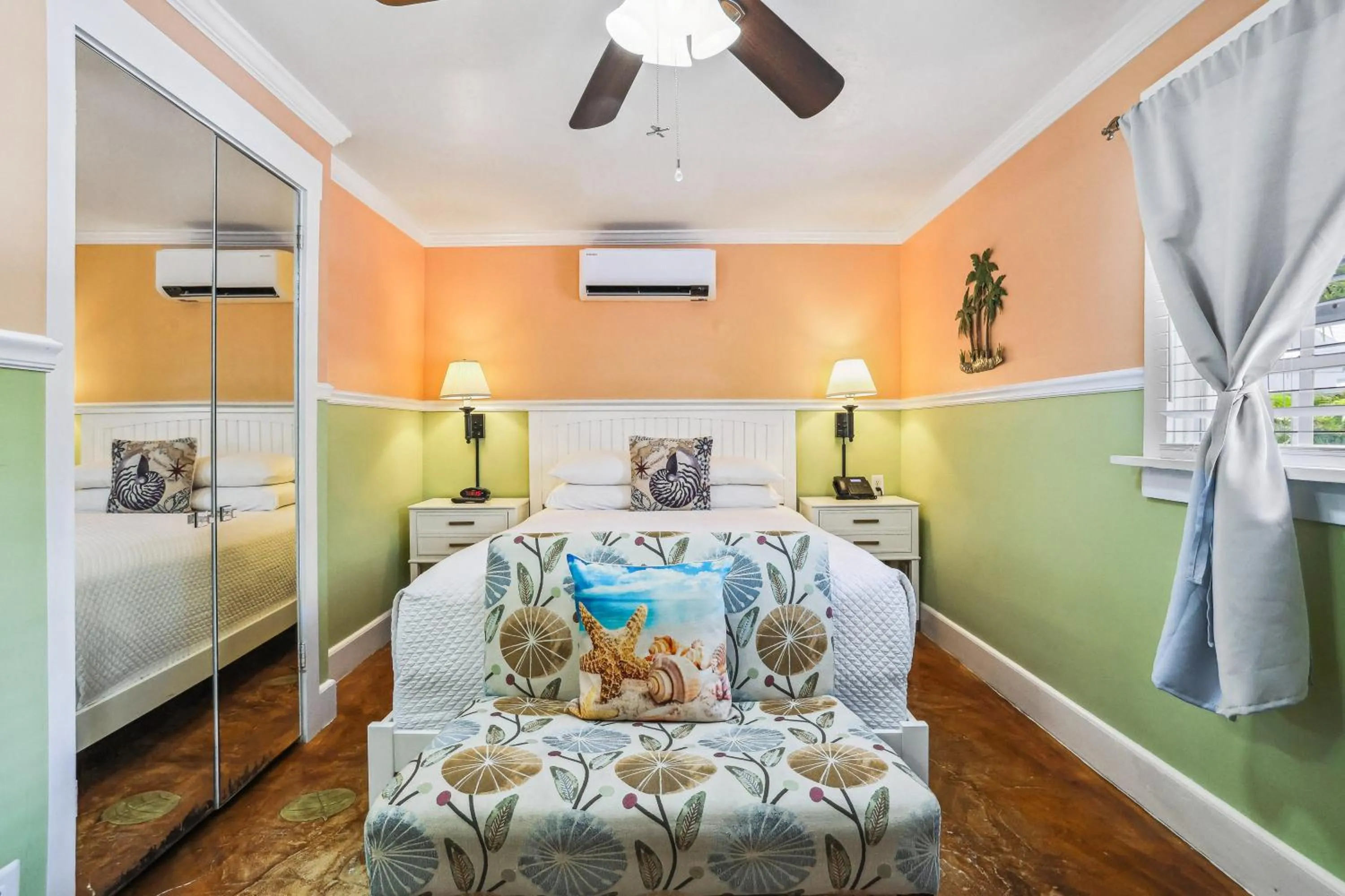 Bed in The Palms Hotel