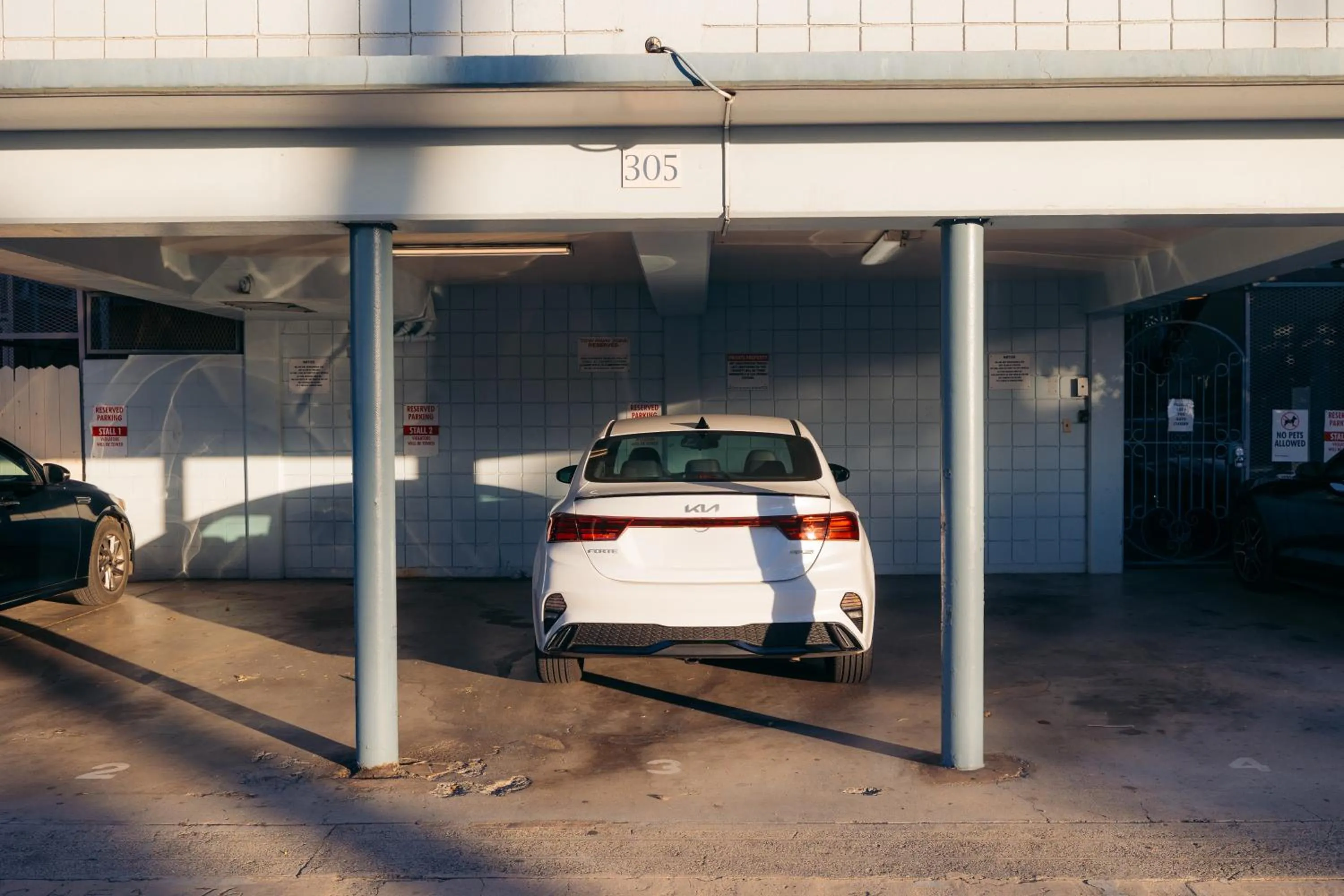 Parking in Waikiki Heritage Hotel