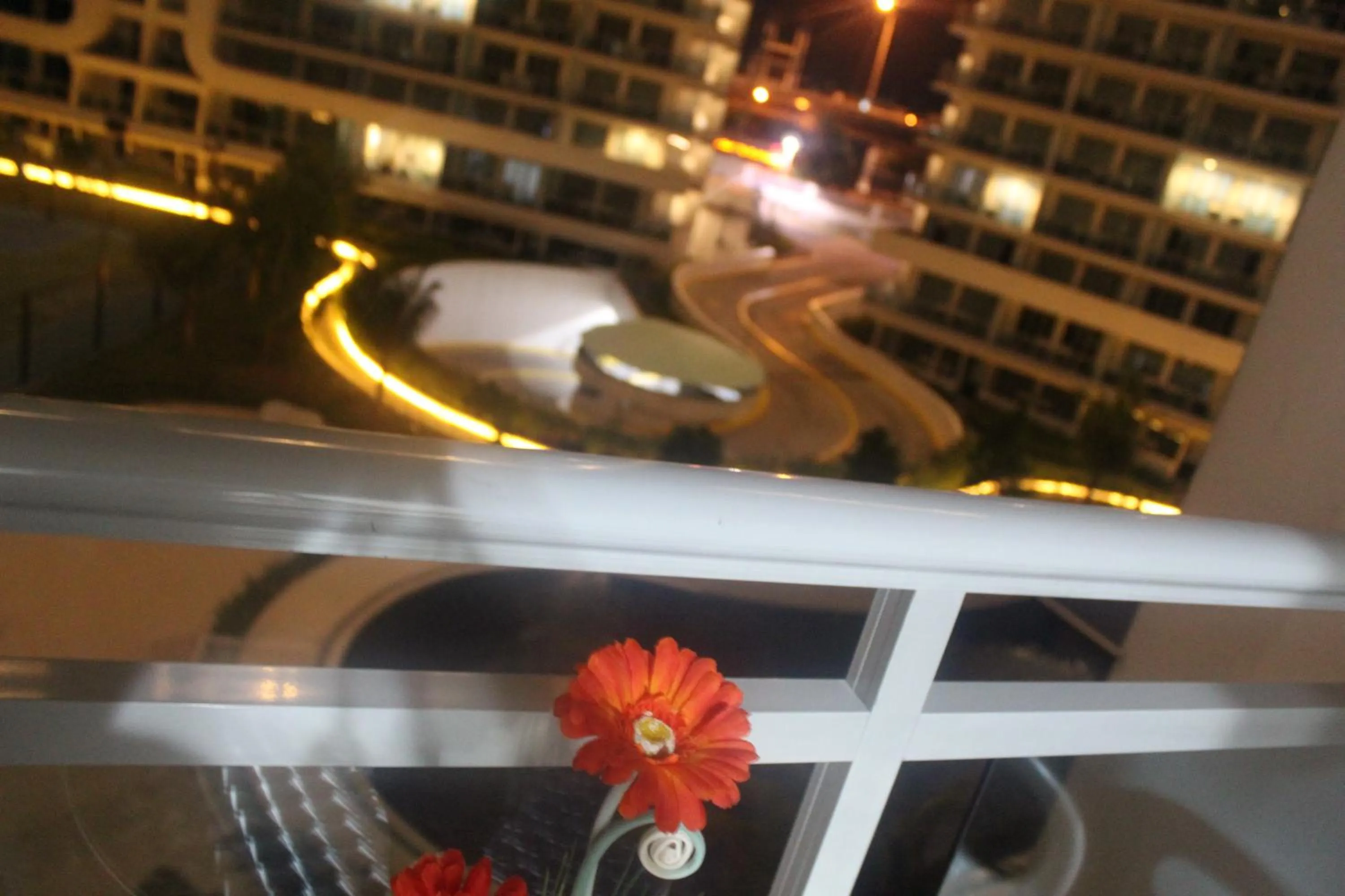 AZURE C4 BEACHPOOL balcony wifi MULTIPLE UNITS