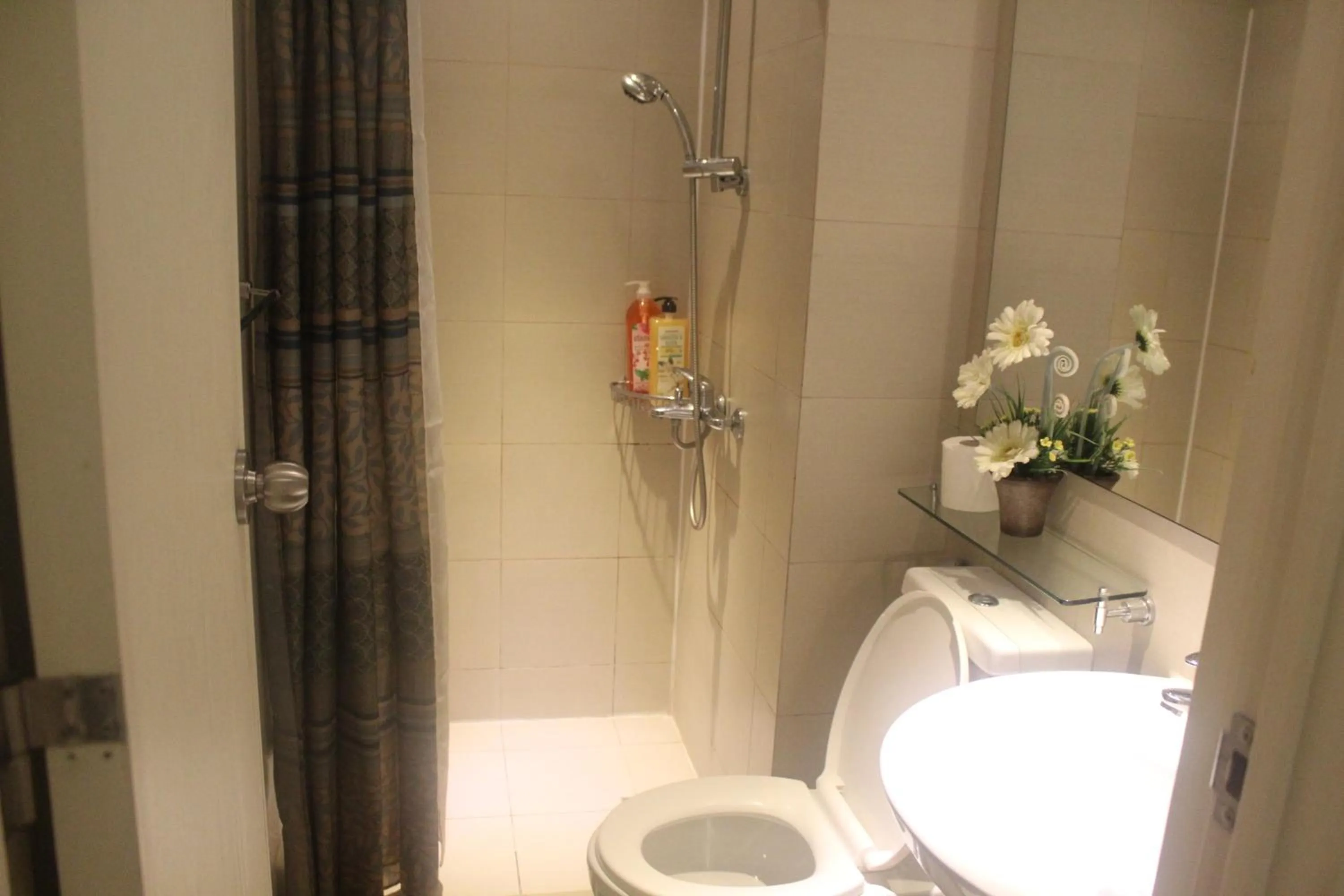 AZURE C4 BEACHPOOL balcony wifi MULTIPLE UNITS