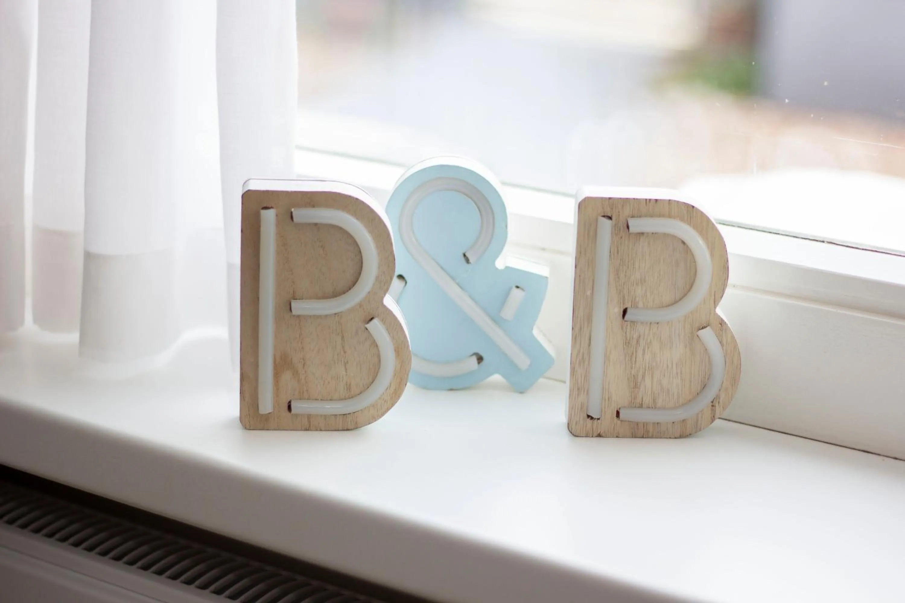 Text overlay in B & B ANNAMIE