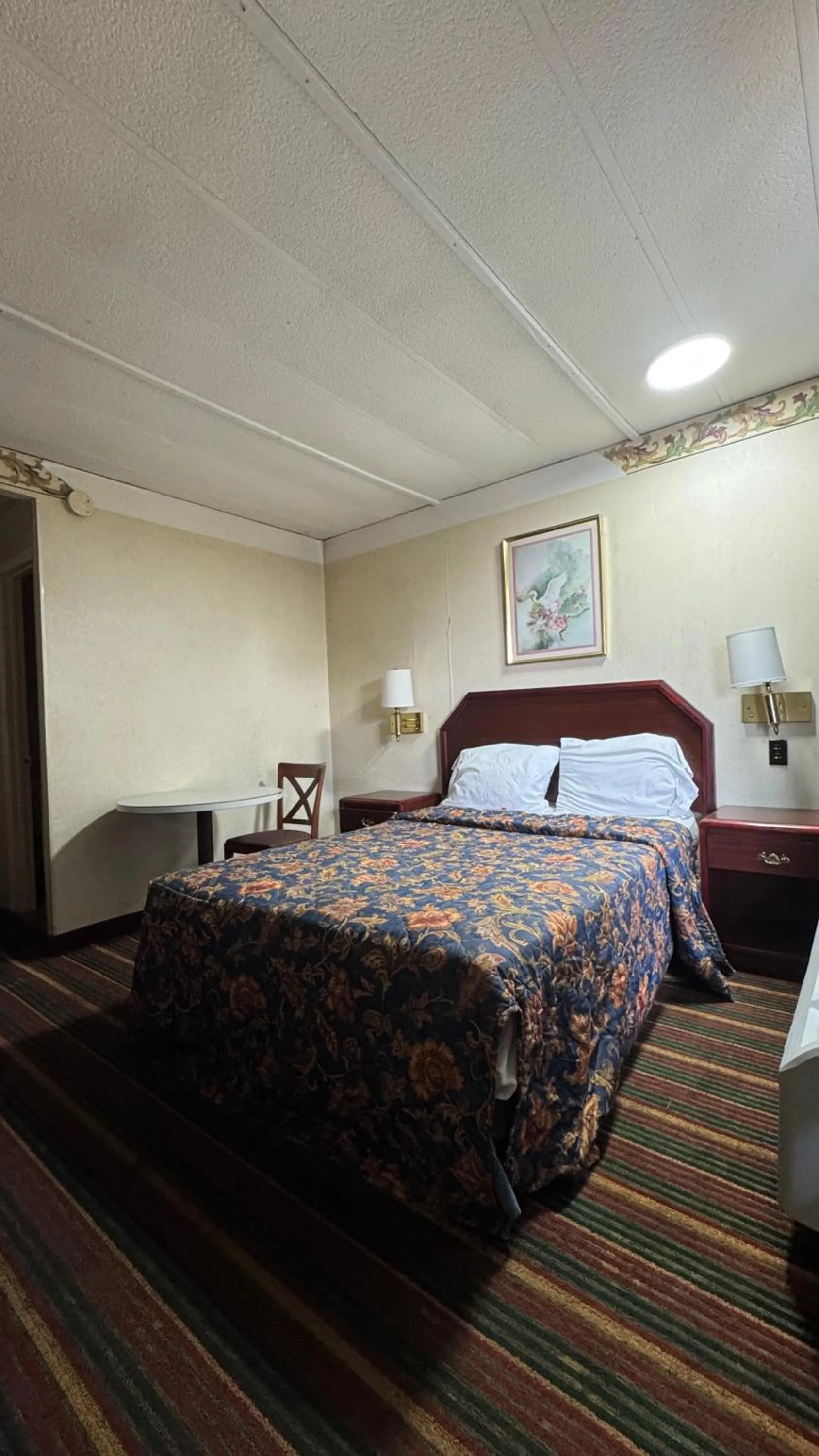 Bed in Rodeway Inn Dunmore