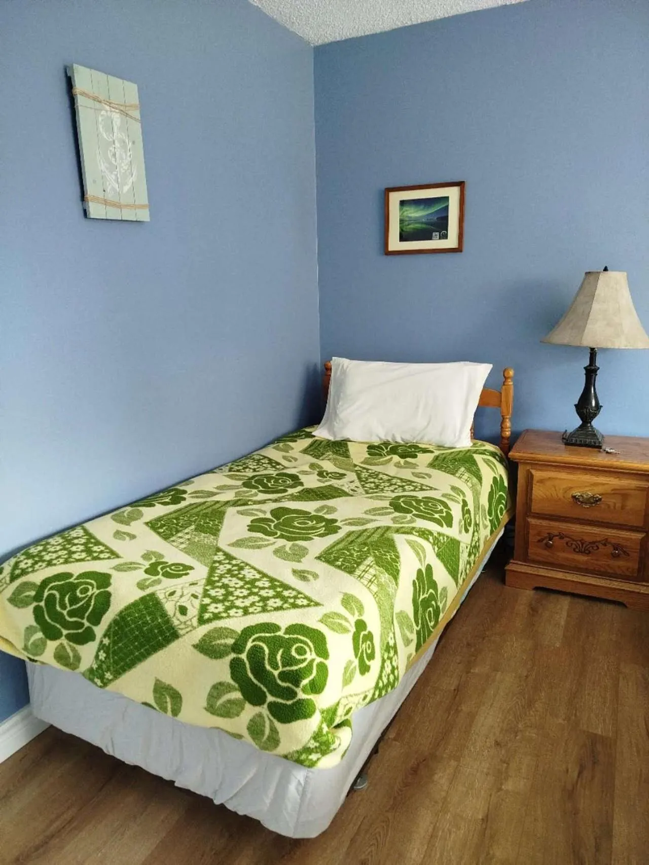 Bed in Jenny Guest House