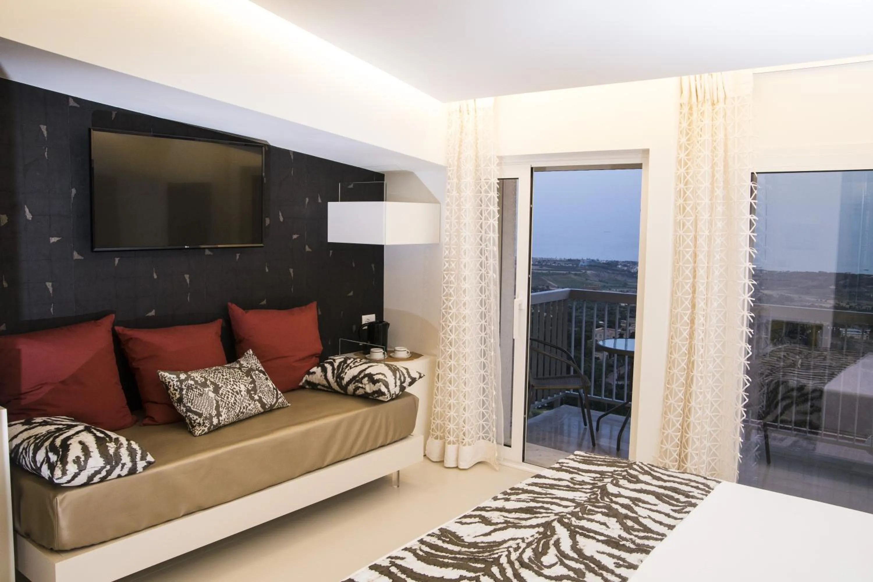 Photo of the whole room in Hedoné Design Experience B&B