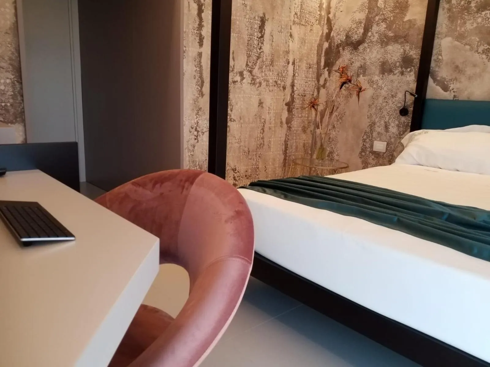 TV and multimedia, Bed in Hedoné Design Experience B&B