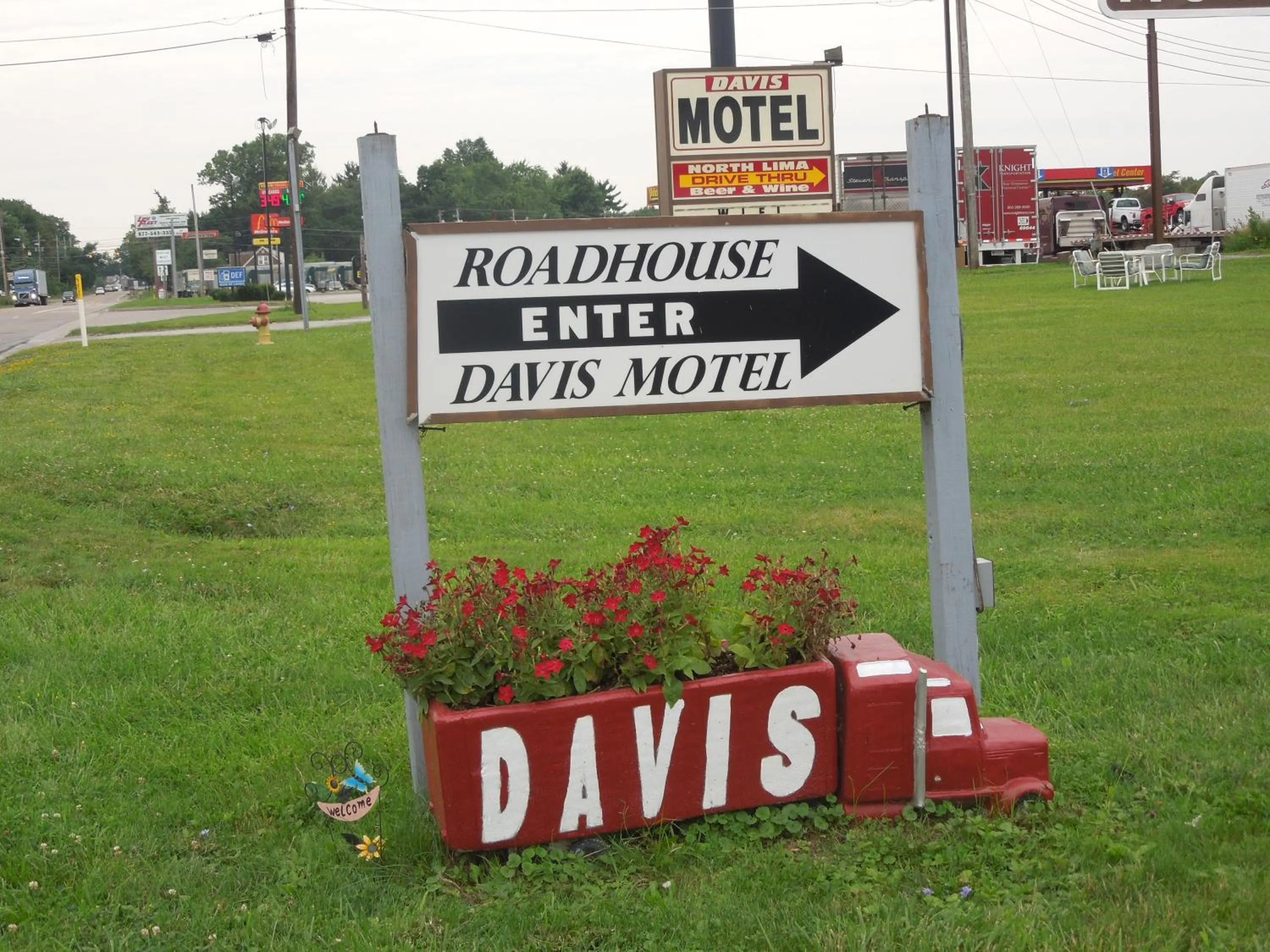Decorative detail in Davis Motel