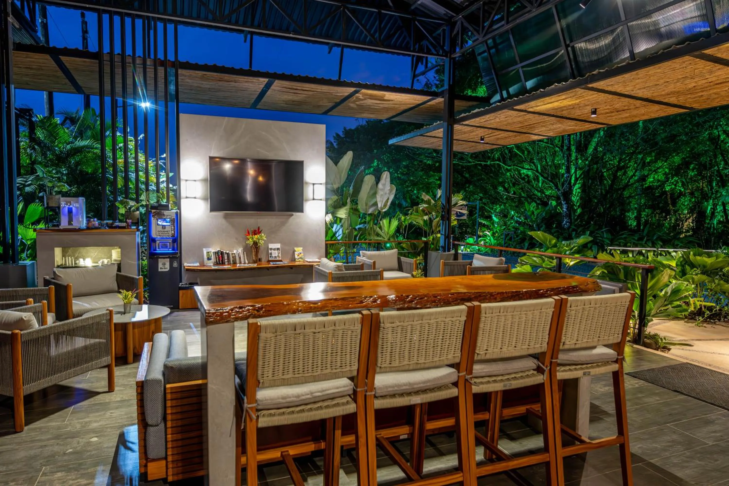 Lobby or reception in Noah's Forest Hotel by Tifakara