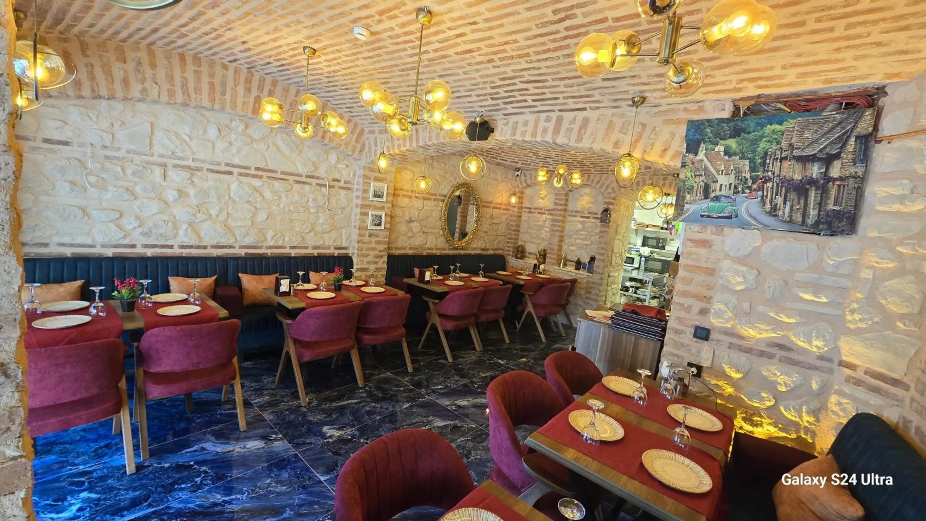 Restaurant/places to eat in Safir Gold Hotel