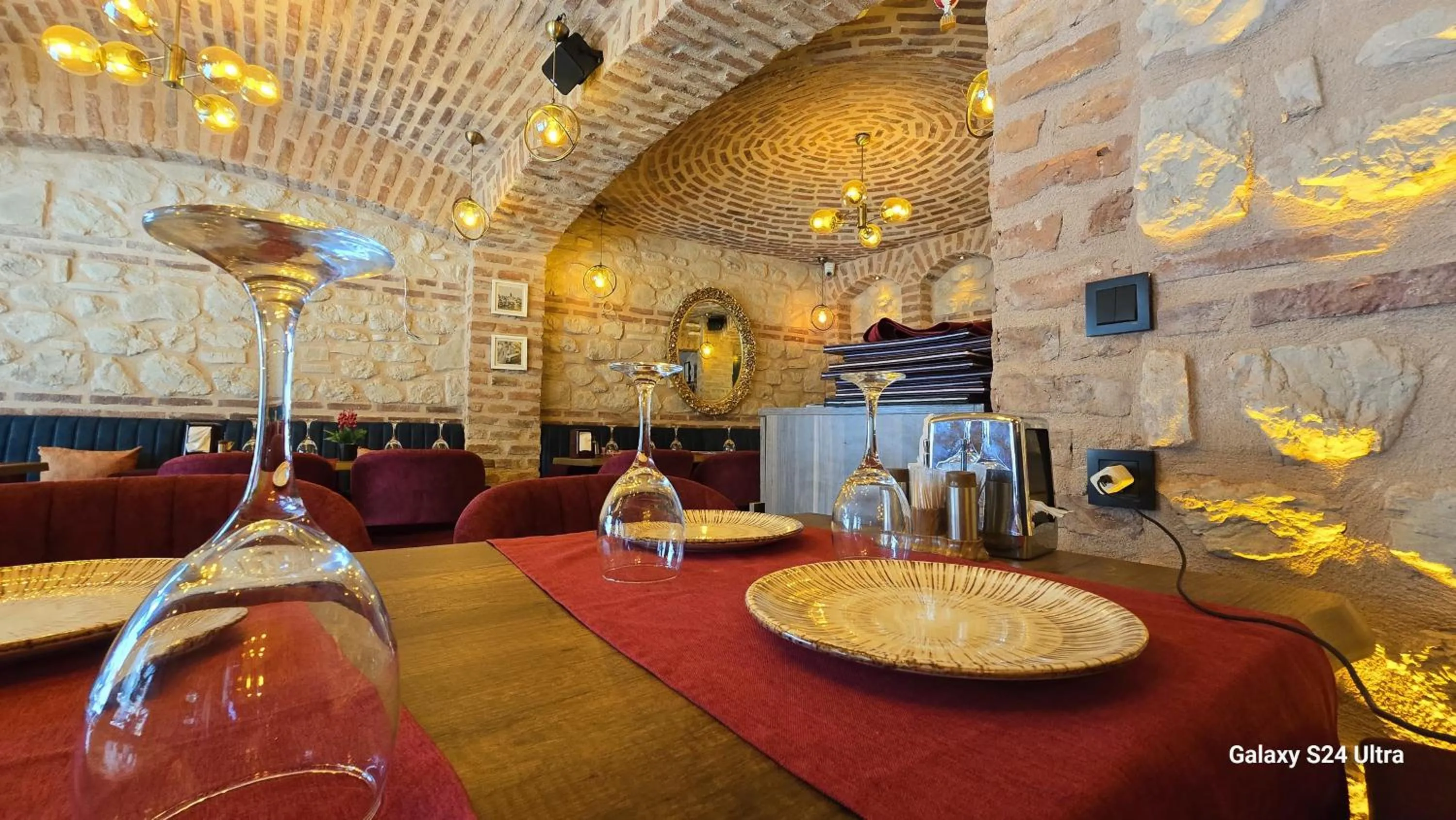 Restaurant/places to eat in Safir Gold Hotel