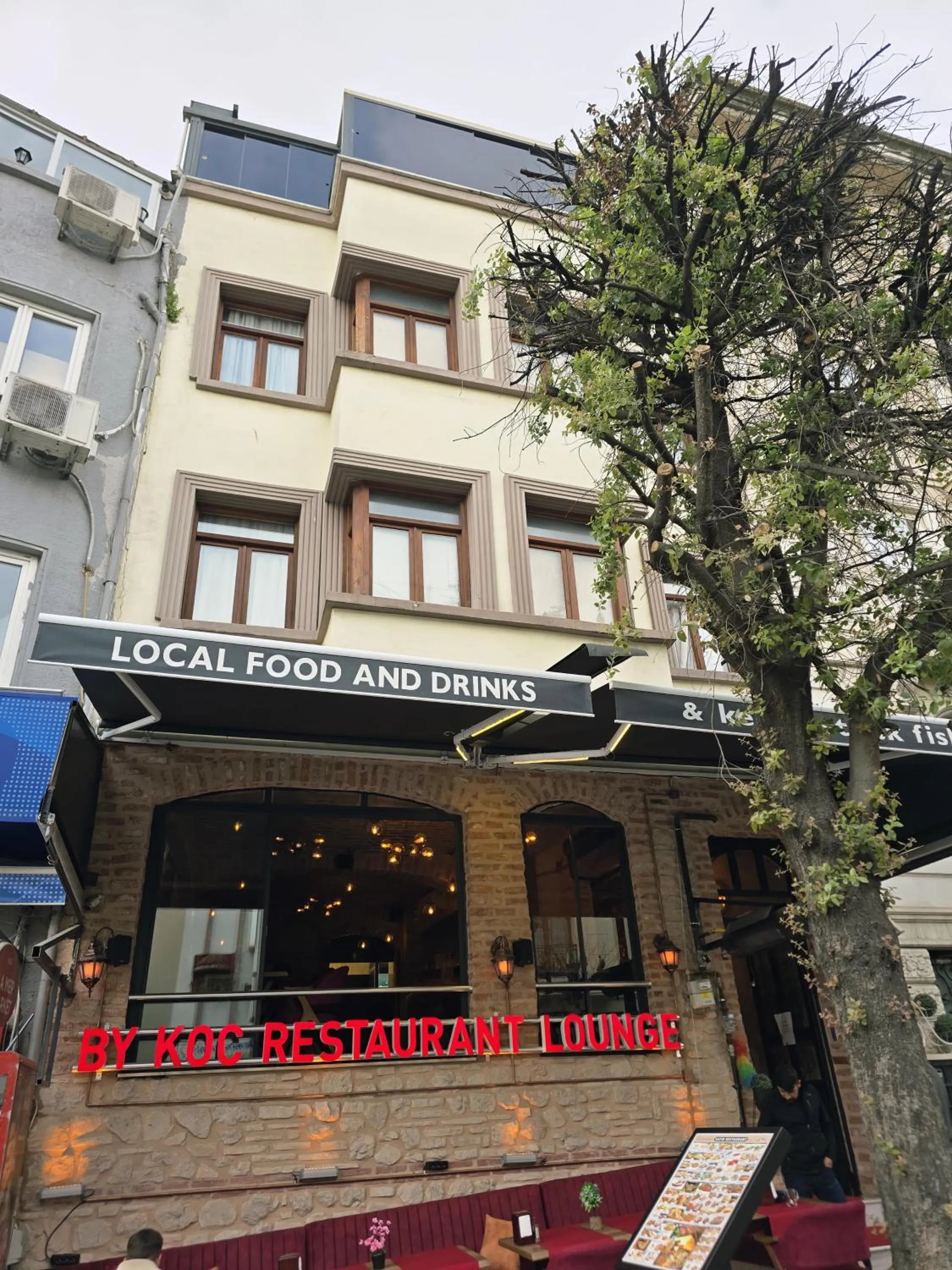 Property building in Safir Gold Hotel