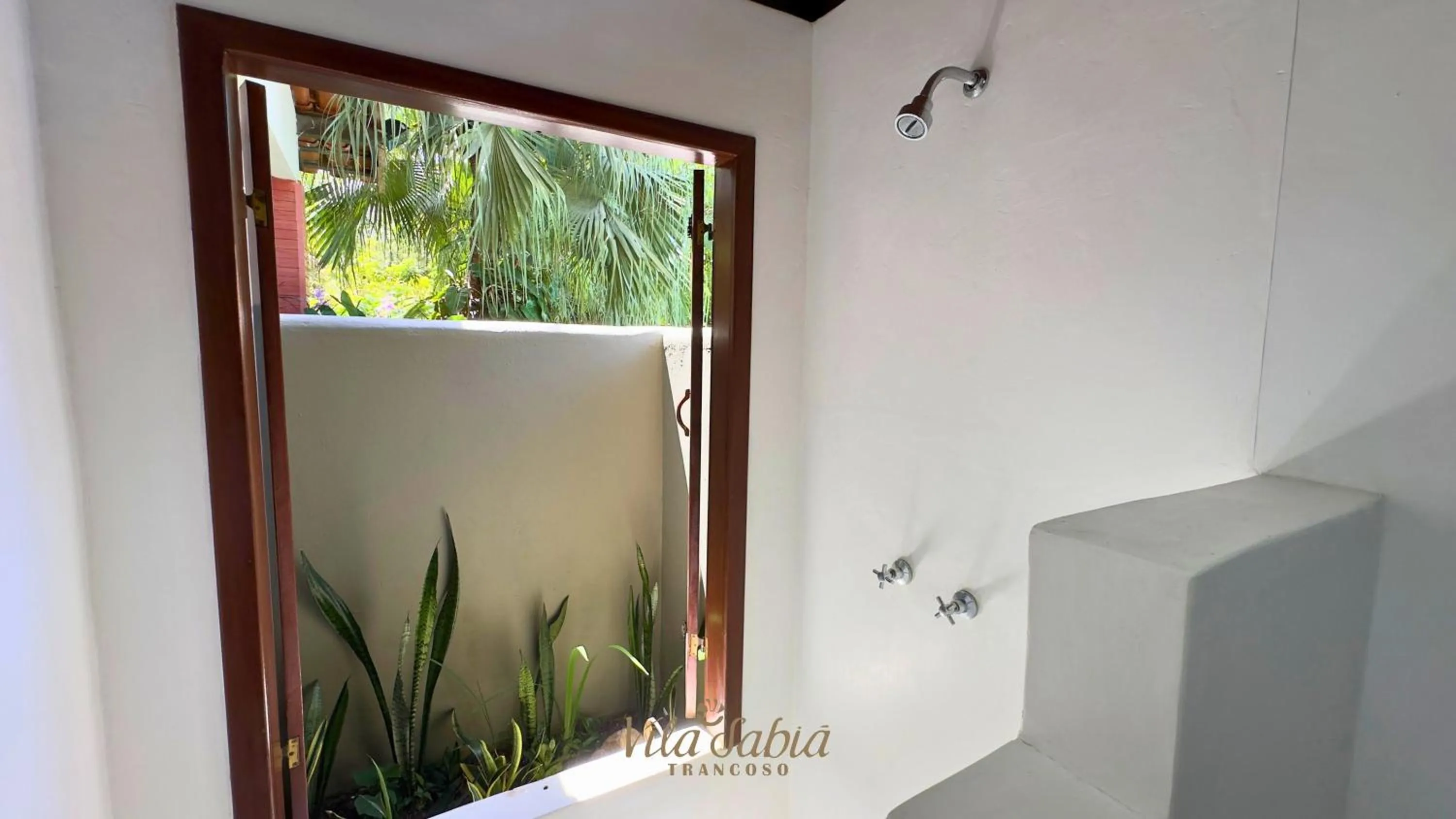 Shower in Vila Sabiá Trancoso