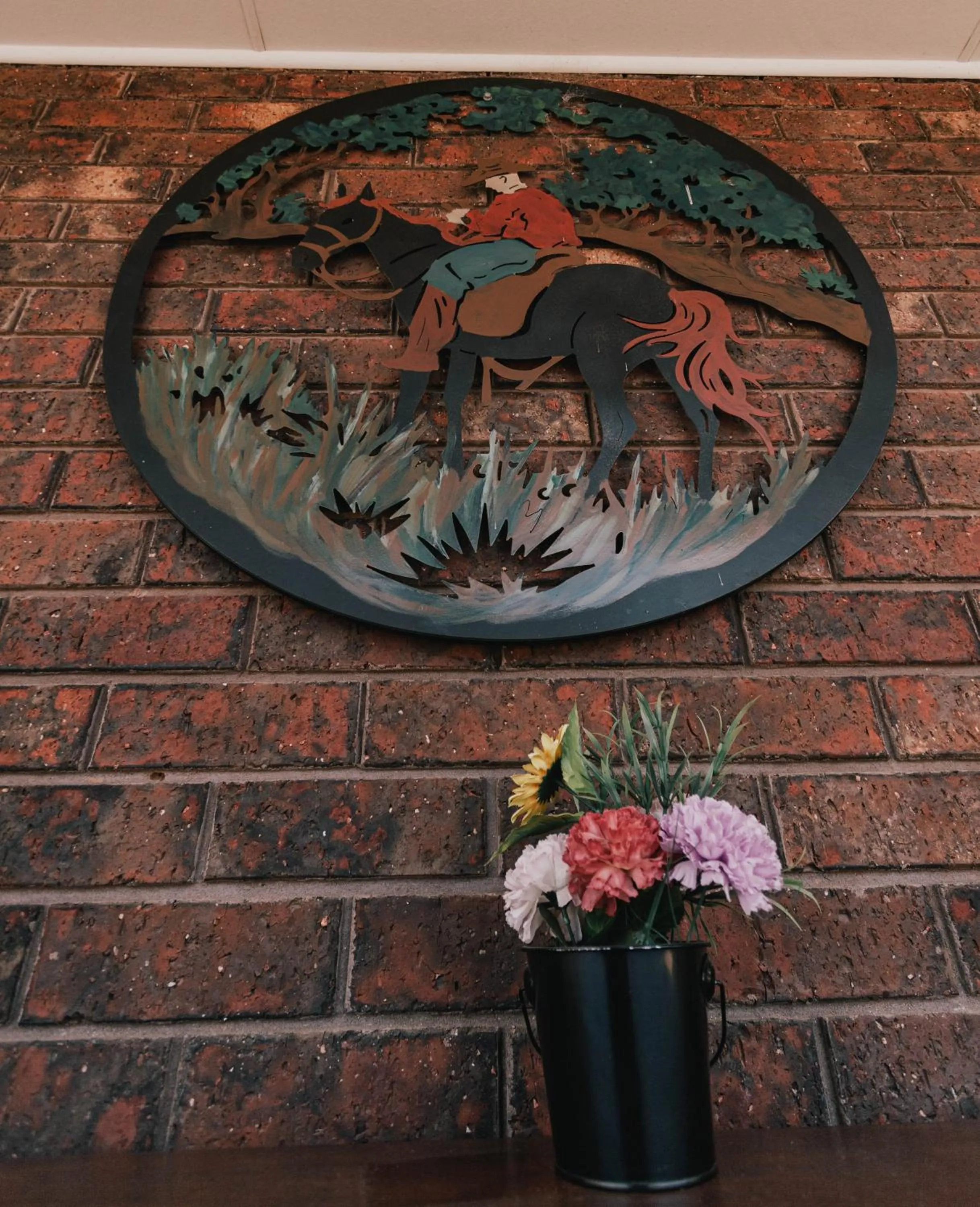 Inner courtyard view in Donald Motor Lodge