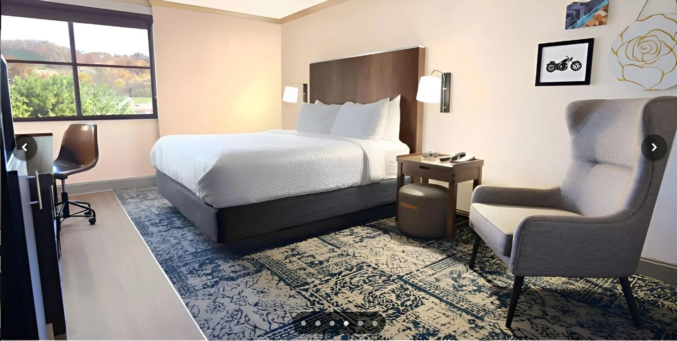 Bed in Four Points by Sheraton York