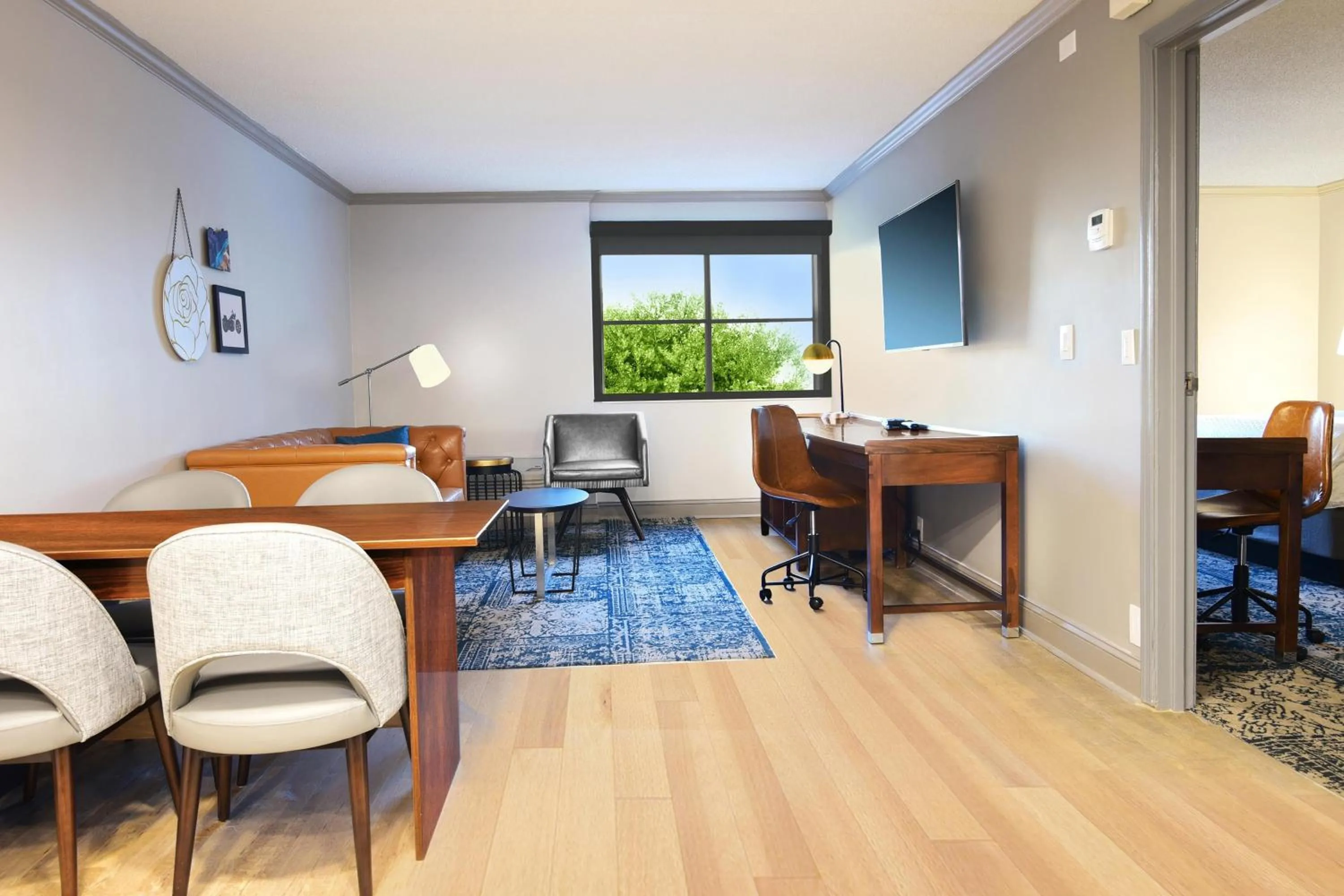 Photo of the whole room in Four Points by Sheraton York