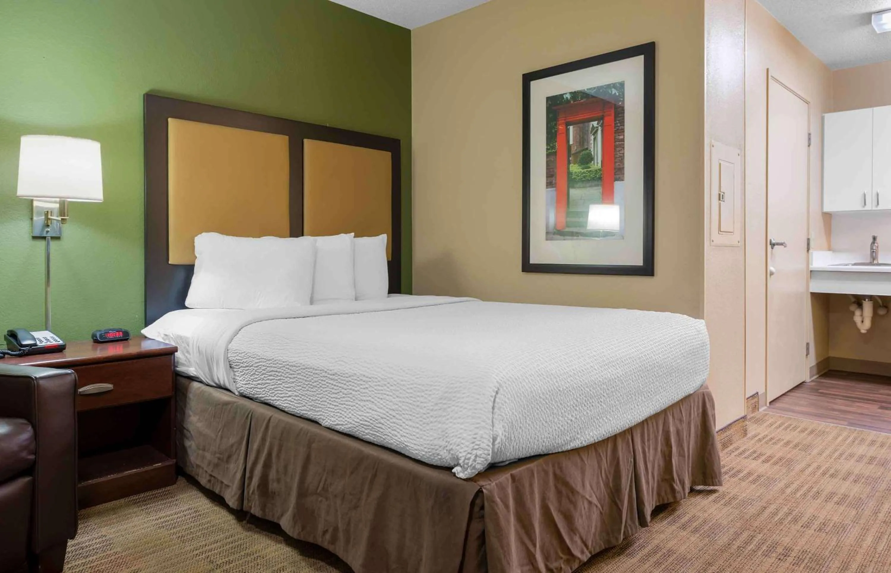 Bedroom, Bed in Hawthorn Extended Stay by Wyndham DFW Airport North