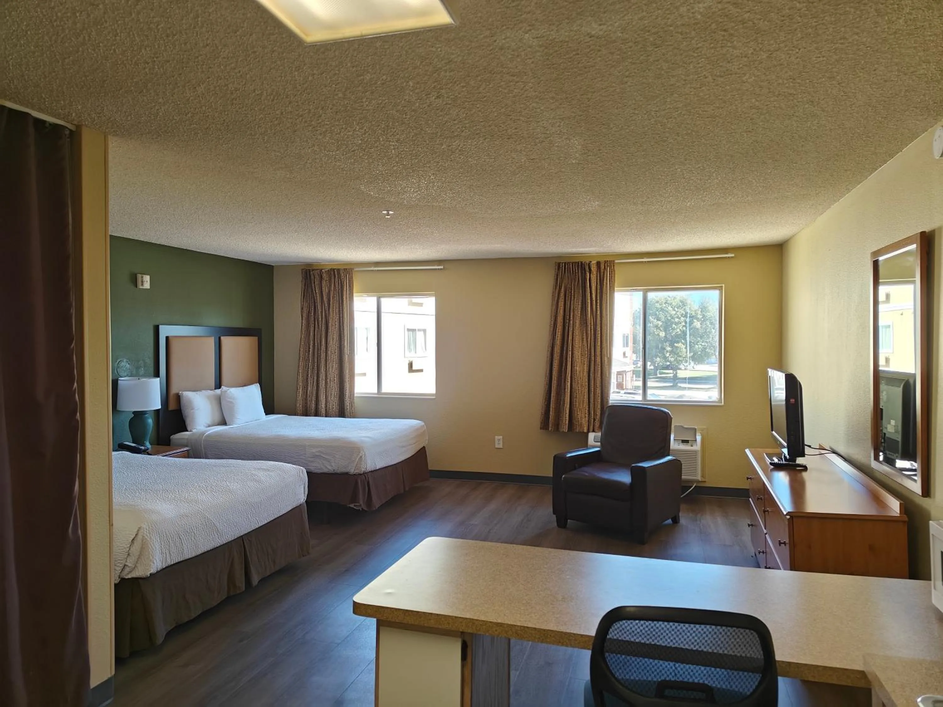 TV and multimedia, Bed in Hawthorn Extended Stay by Wyndham DFW Airport North